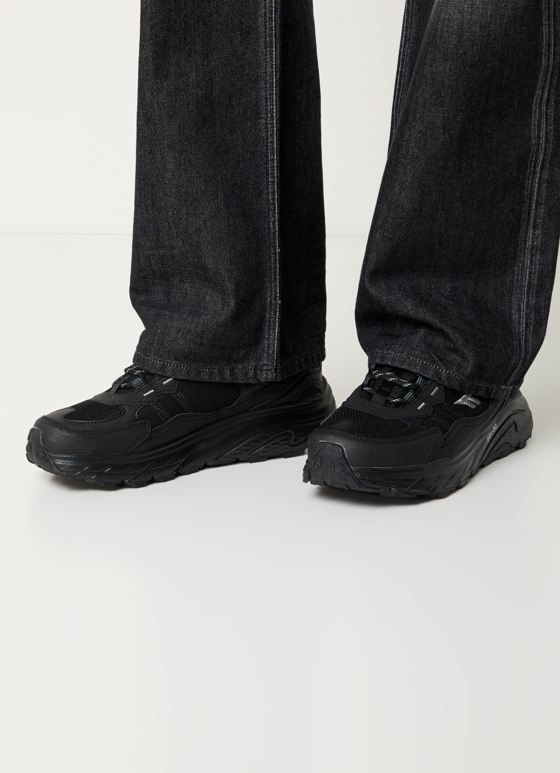 Hi-Tec Eastend sneaker met mesh details - voorkant 6 zwart