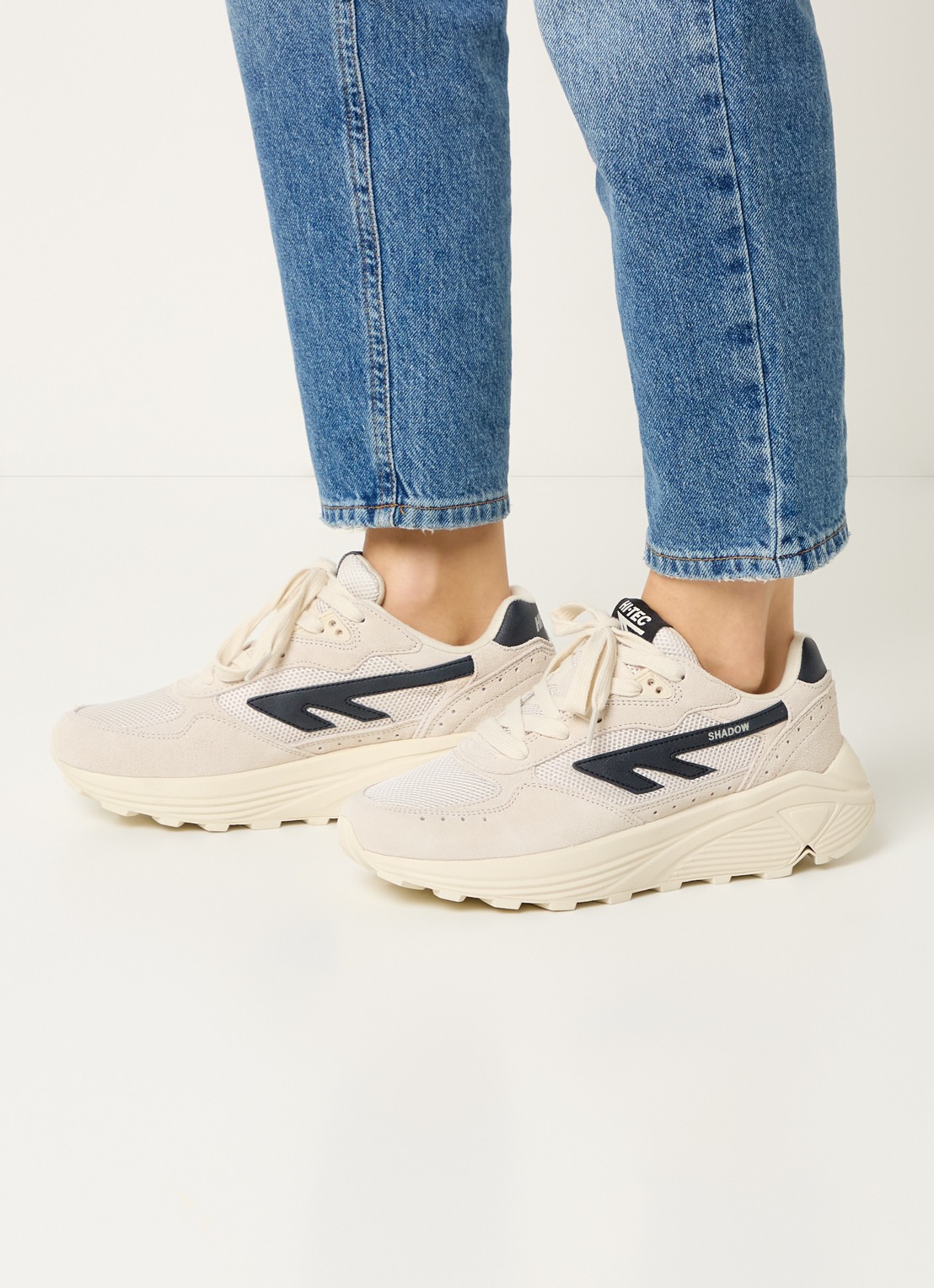 Hi-Tec Shadow sneaker met suède details - voorkant 6 gebroken wit