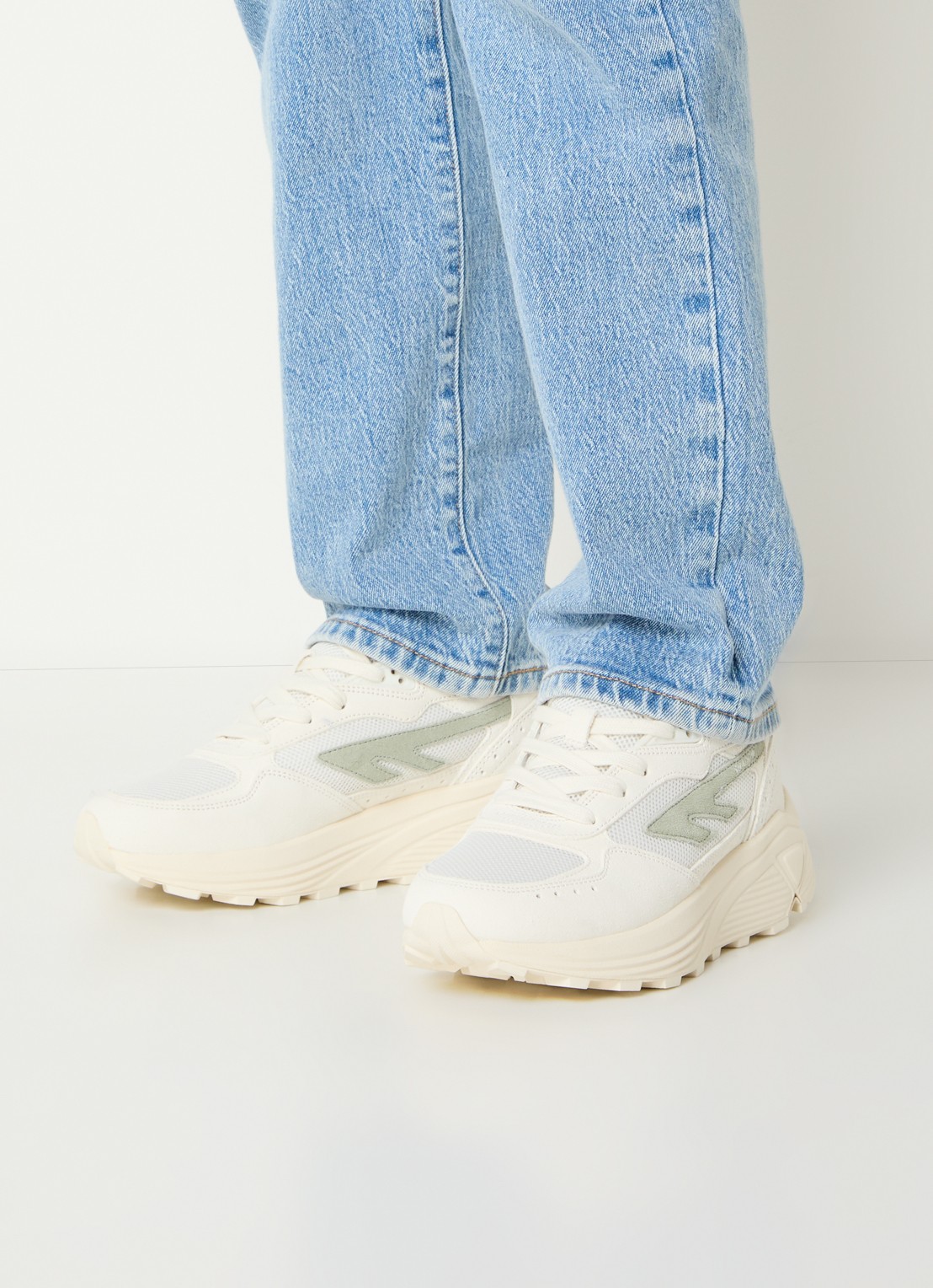 Hi-Tec Shadow sneaker met suède details - voorkant 3 lindegroen