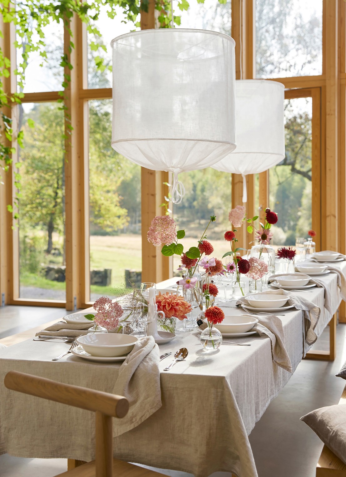 Himla Sunshine tafelkleed van linnen 145 x 250 cm - voorkant 3 beige