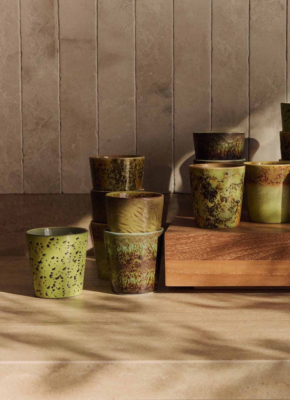 HKliving 70s Ceramics mok - detail geel