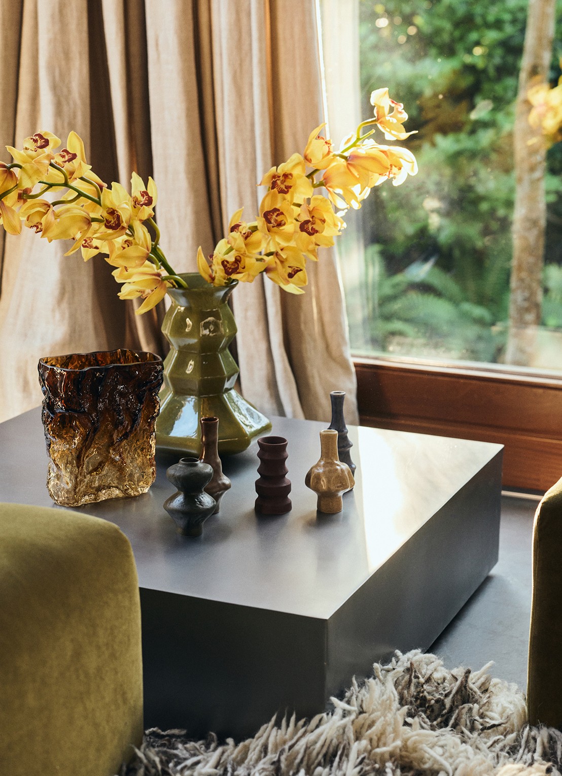 HKliving 70s Ceramics vaas 16,5 cm set van 5 - detail bruin