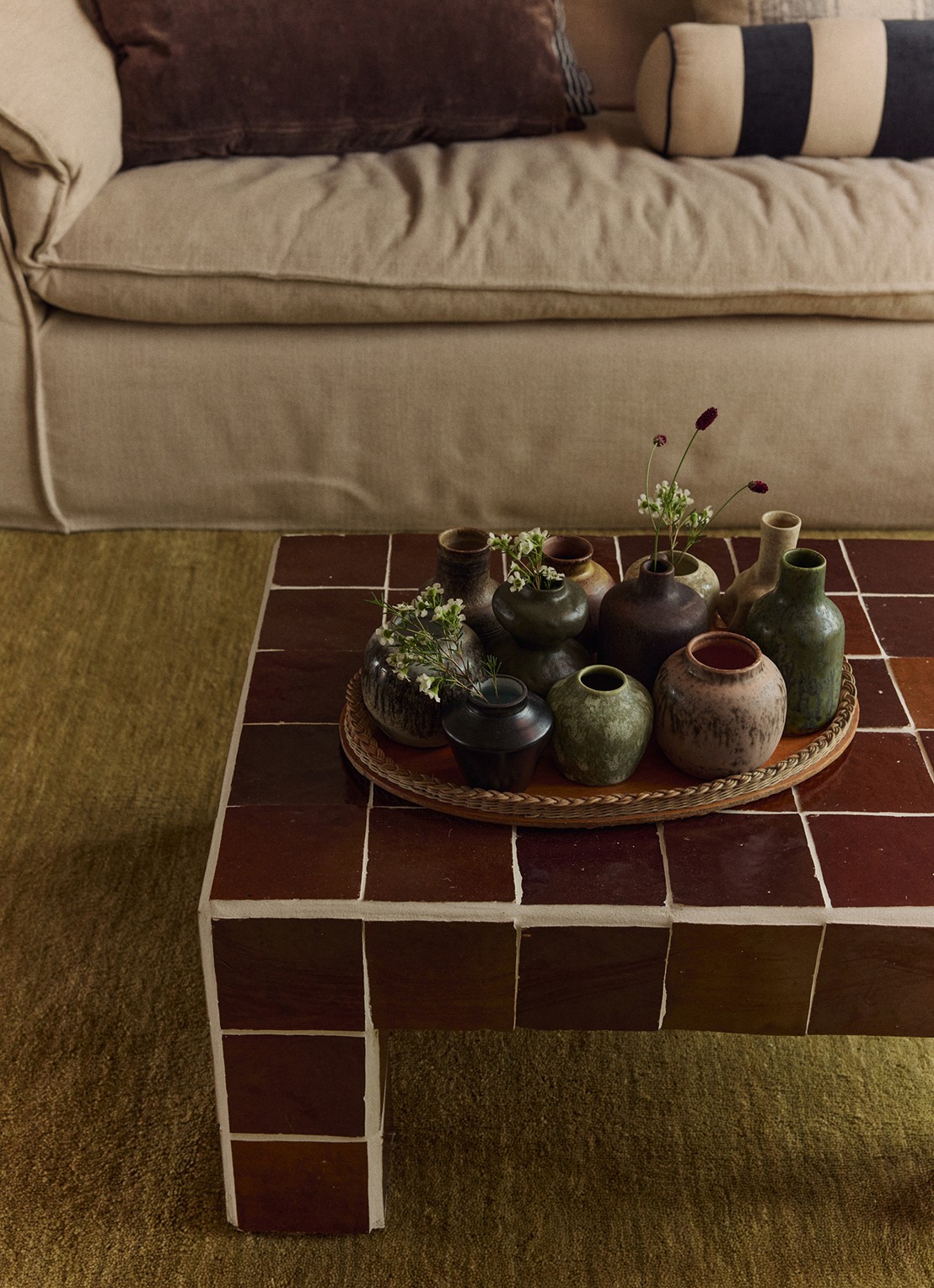 HKliving 70s Ceramics vaas 16,5 cm set van 5 - detail 2 bruin