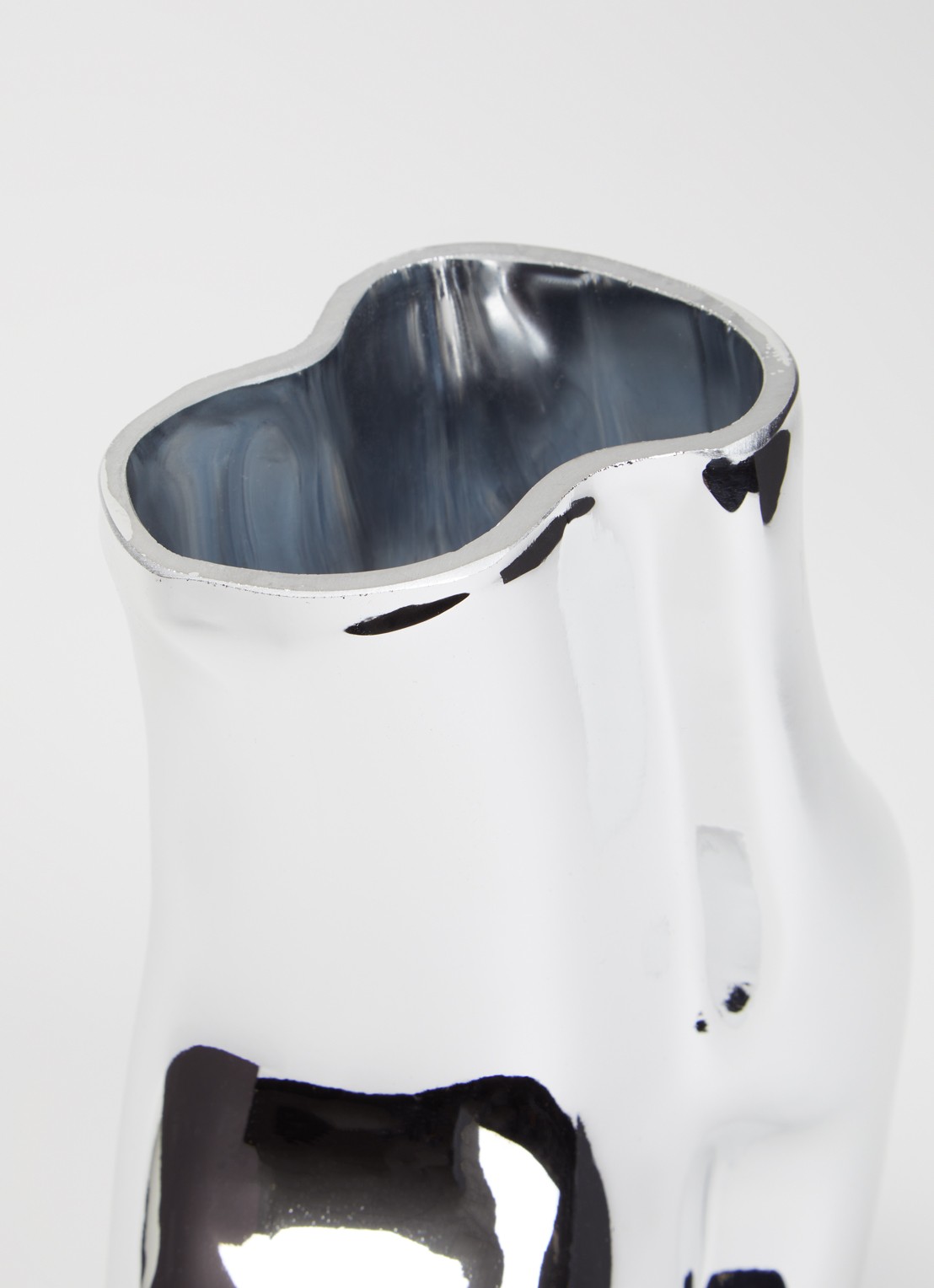 HKliving Gleam vaas 22 cm - voorkant 2 chroom