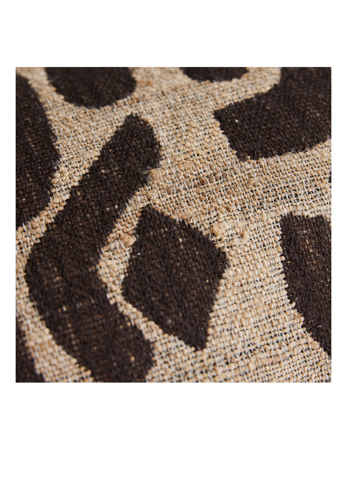 HKliving Silk sierkussen 40 x 25 cm - detail 4 lichtbruin