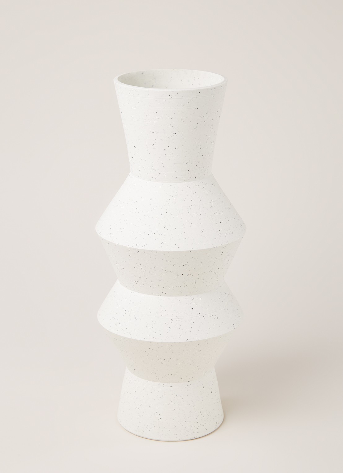 HKliving Speckled Angular vaas 41 cm - detail 2 gebroken wit