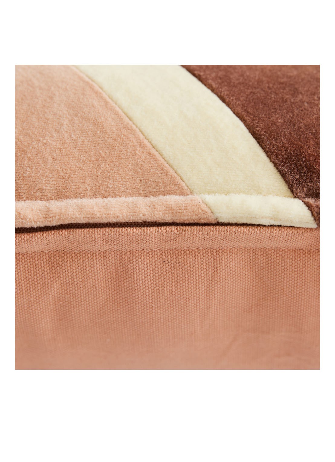 HKliving Striped sierkussen 60 x 35 cm - detail 3 lichtroze