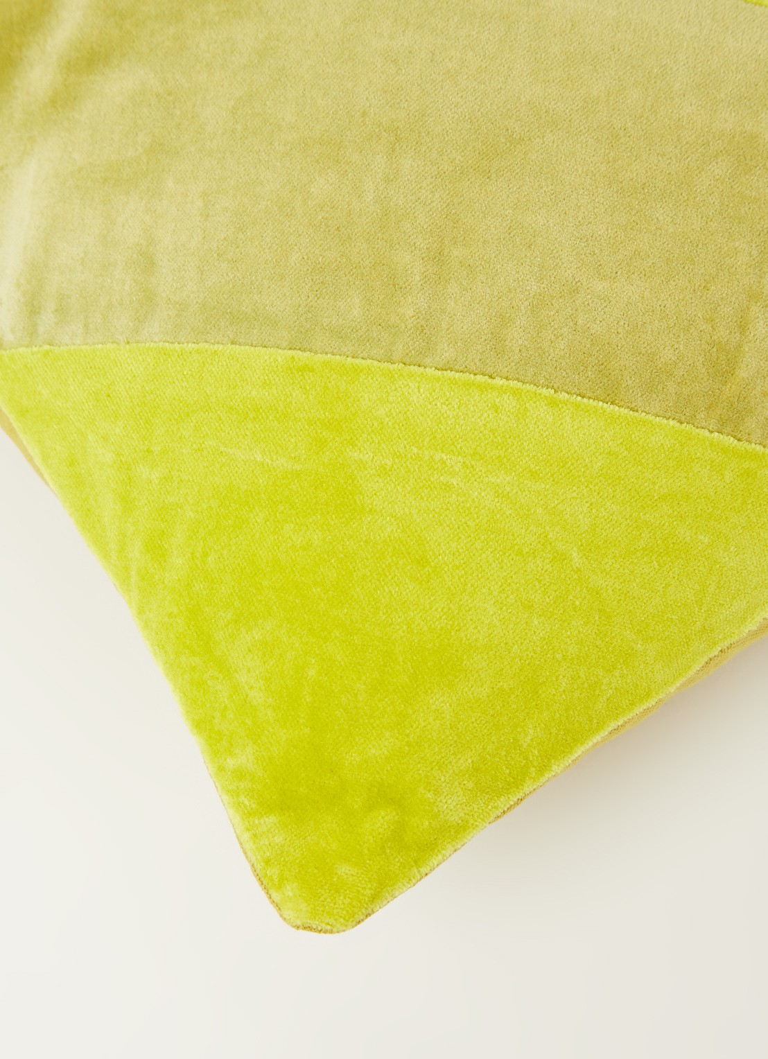 HKliving Striped Velvet sierkussen 60 x 40 cm - detail olijfgroen