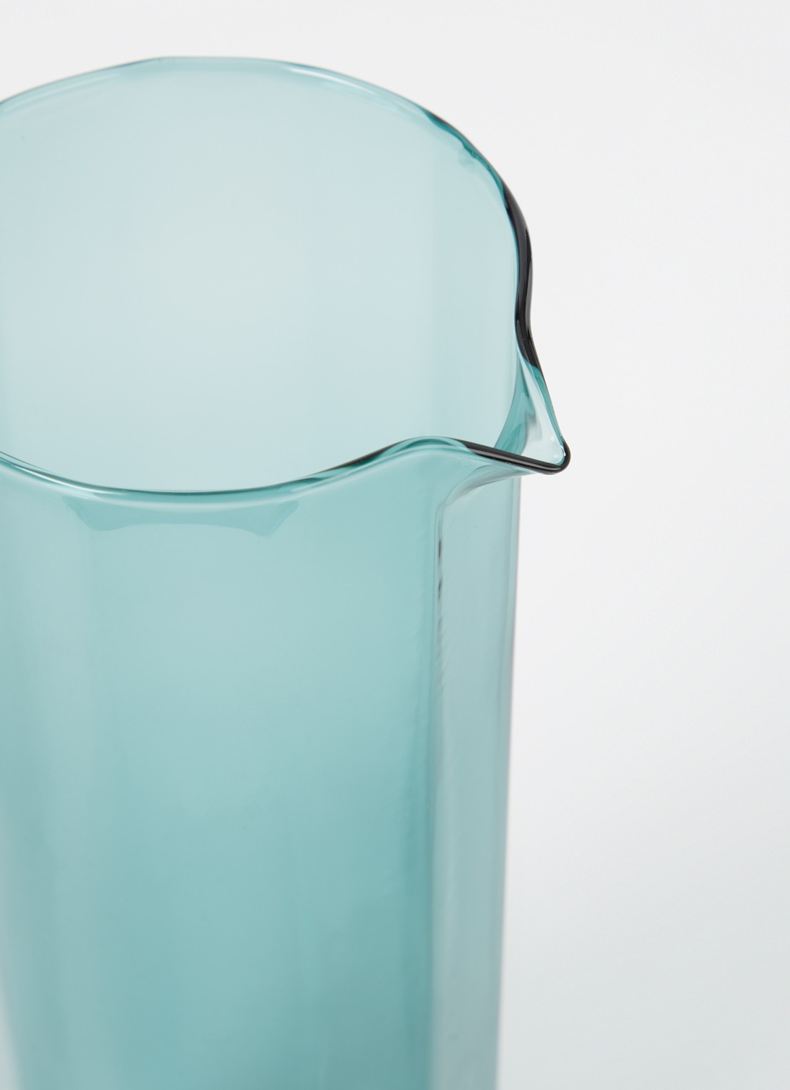 HKliving Sunlit waterkaraf 1,1 liter - voorkant 2 zeegroen