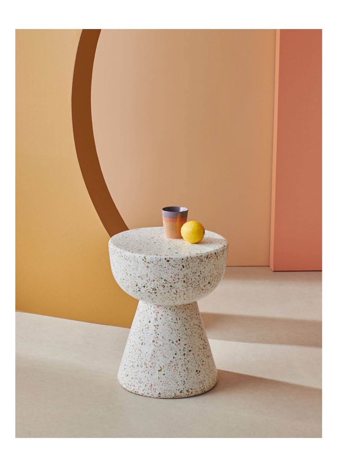 HKliving Terrazzo bijzettafel 35 cm - voorkant 2 wit
