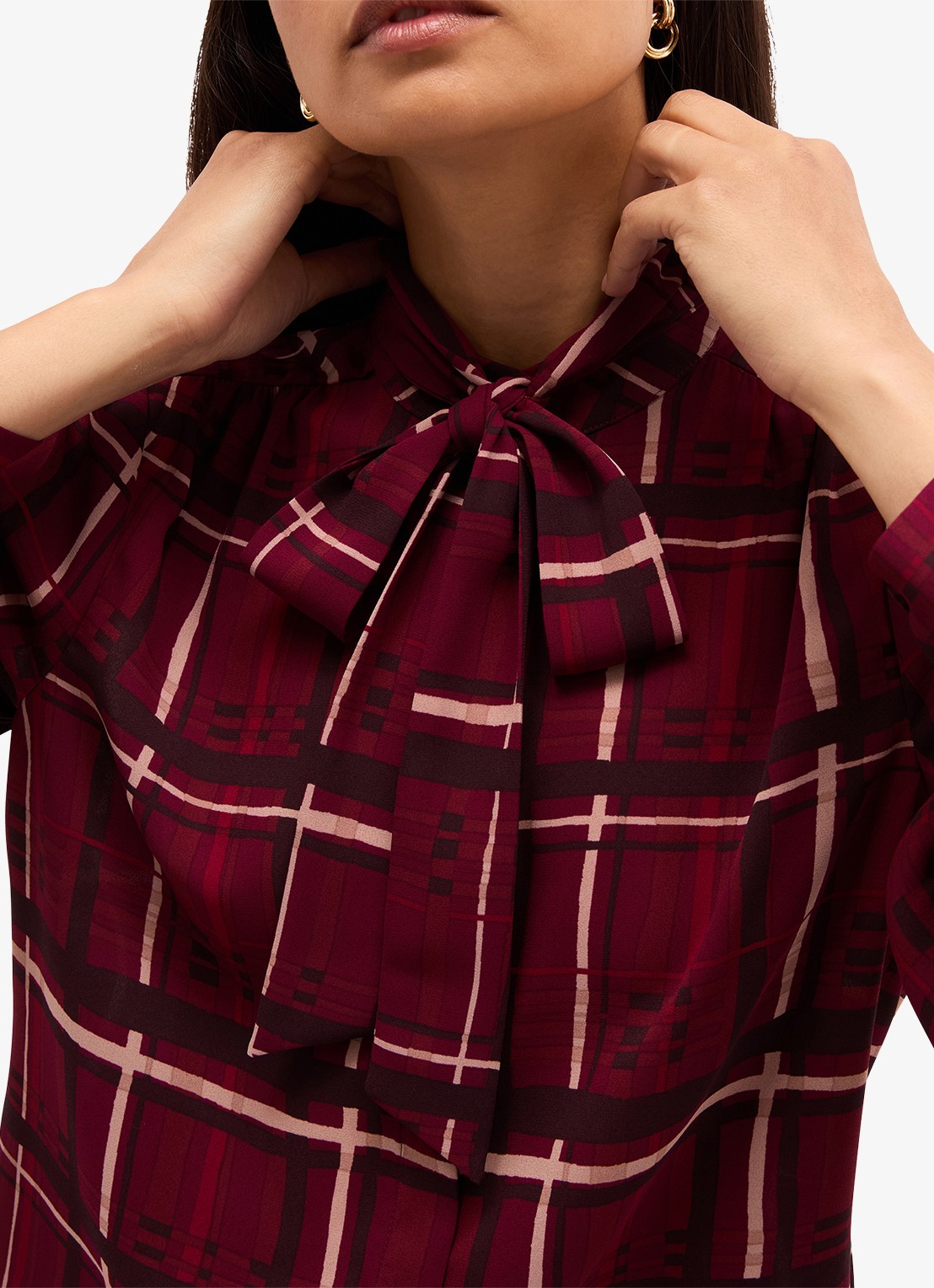 Hobbs Aisha blouse met strikdetail - detail rood