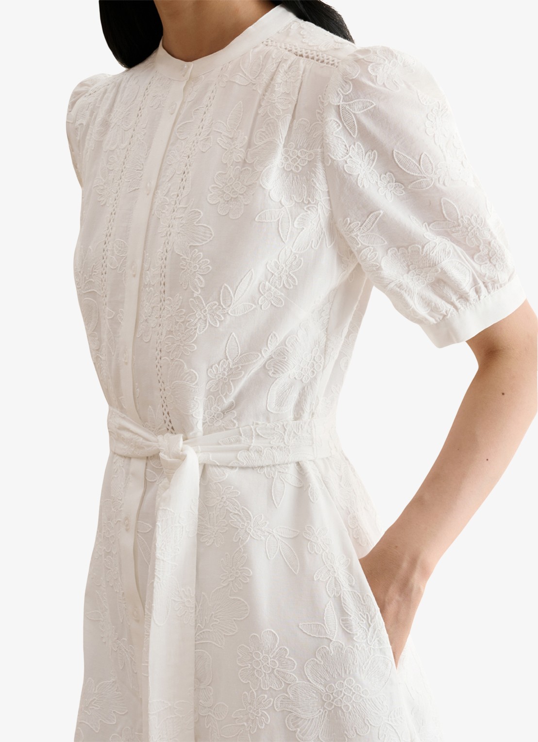 Hobbs Amani midi jurk met borduring en strikceintuur - detail 4 wit