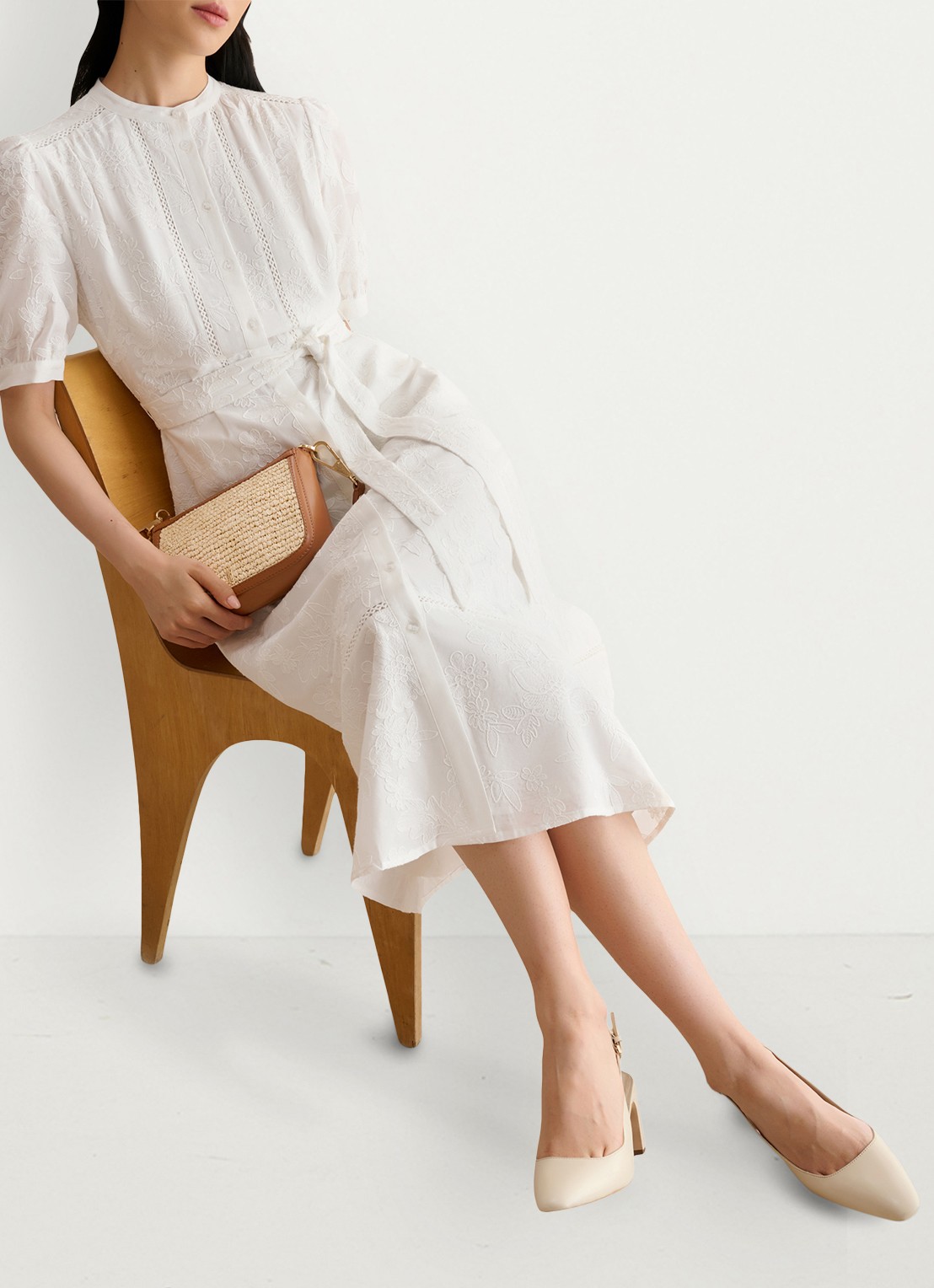 Hobbs Amani midi jurk met borduring en strikceintuur - detail 6 wit