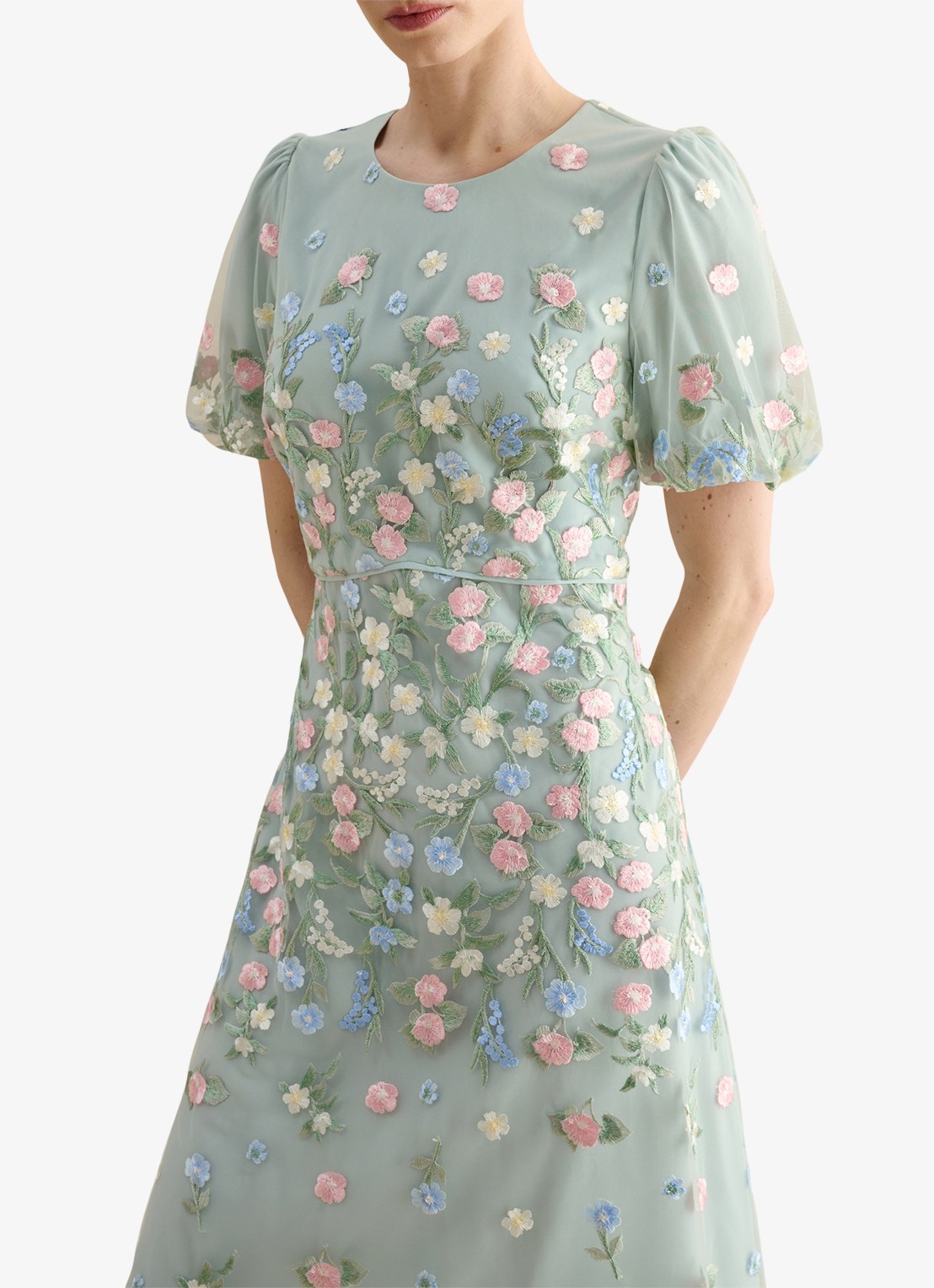 Hobbs Audra midi jurk met bloemborduring en pofmouw - detail lichtgroen