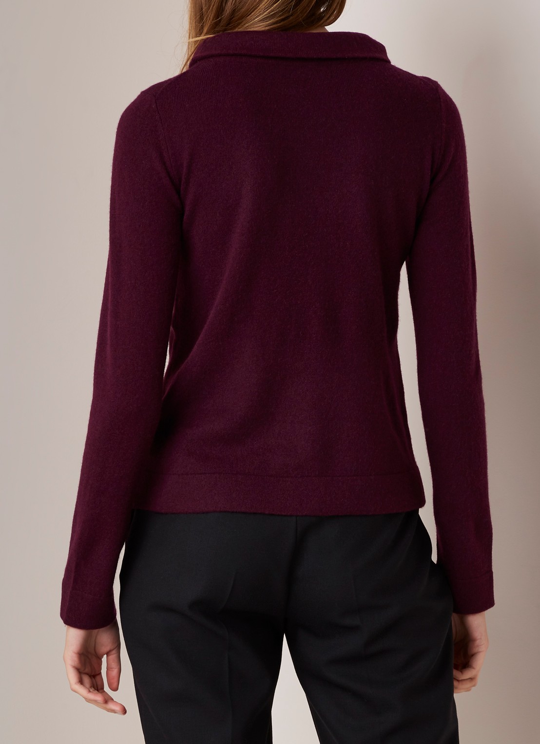 Hobbs Audrey fijngebreide pullover in kasjmierblend met lage col - achterkant brons