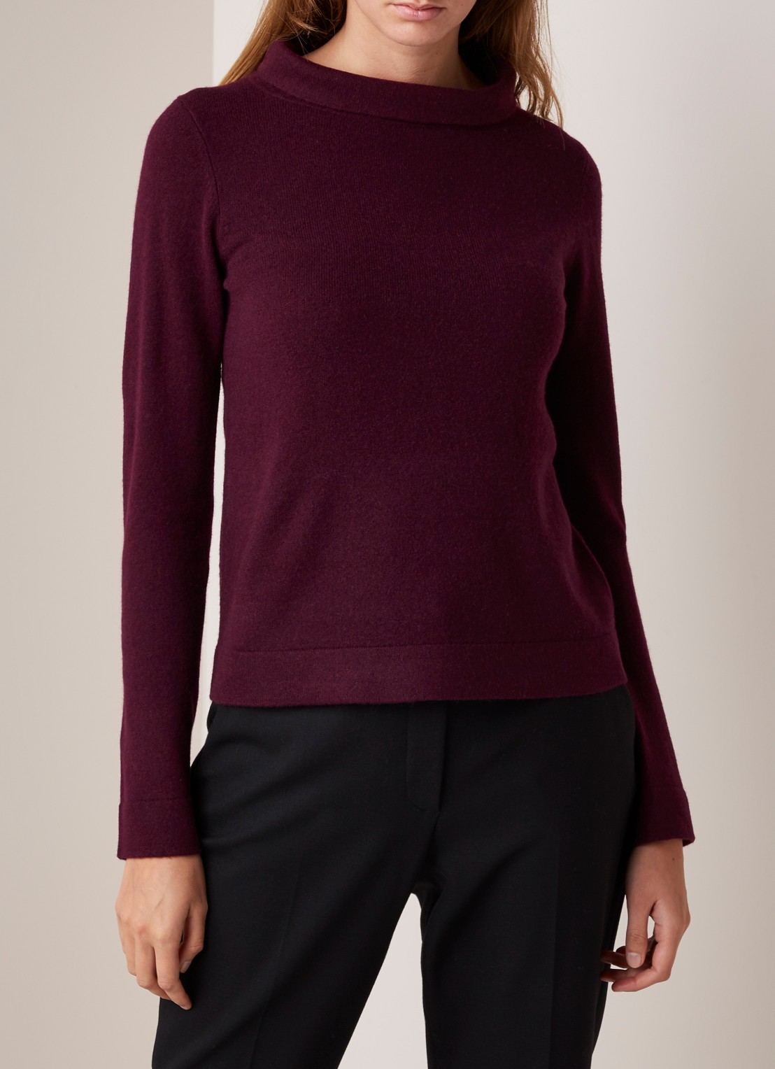 Hobbs Audrey fijngebreide pullover in kasjmierblend met lage col - detail 2 brons
