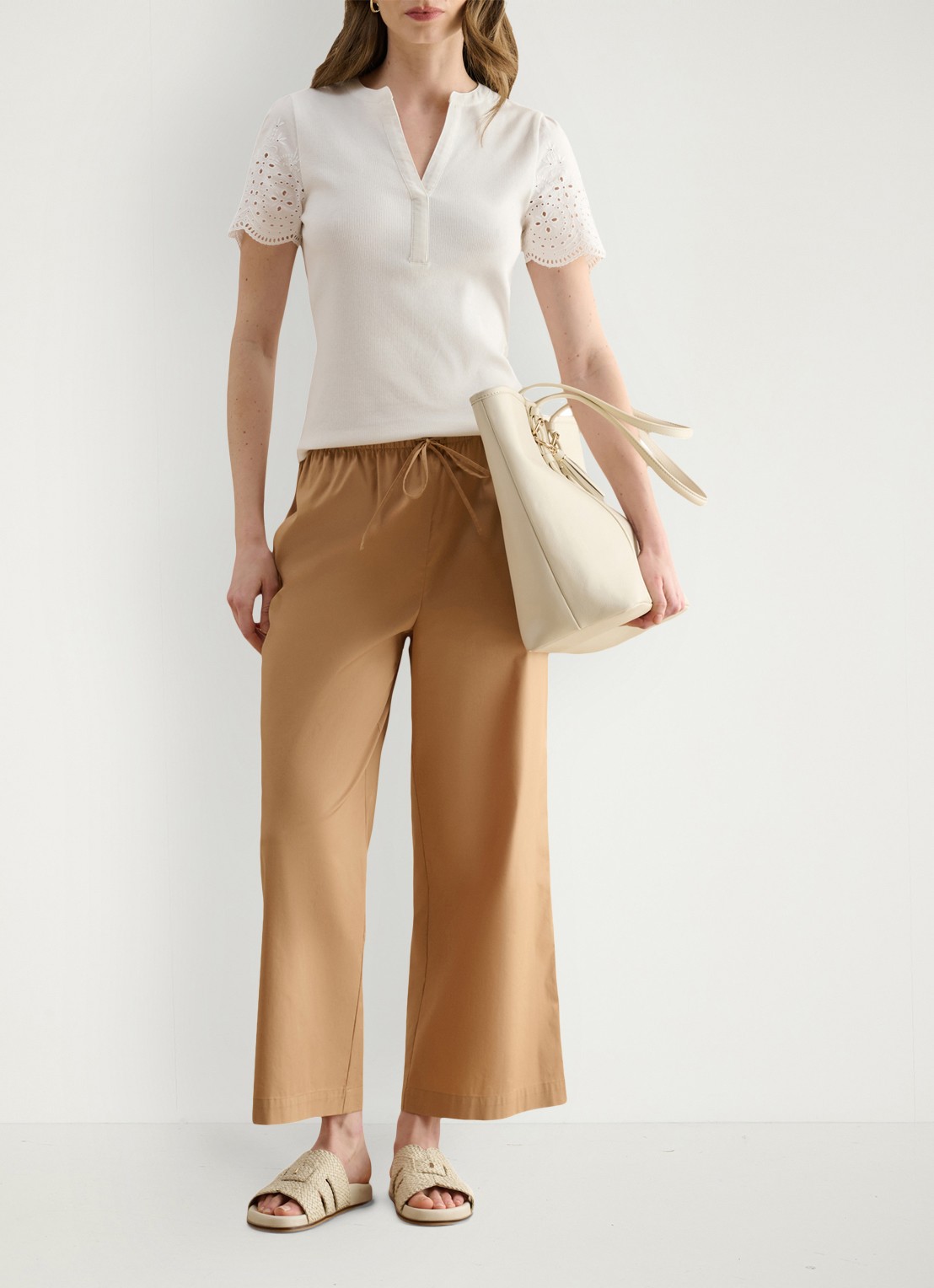 Hobbs Daphne tuniek met broderie - voorkant 2 wit
