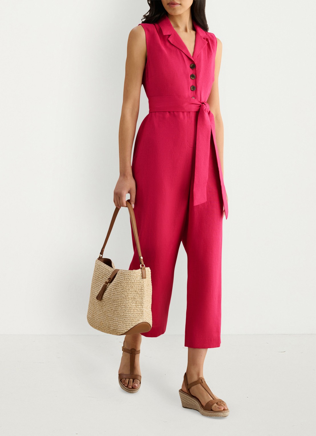 Hobbs Destiny wide fit jumpsuit van linnen met strikceintuur - detail 3 kersenrood
