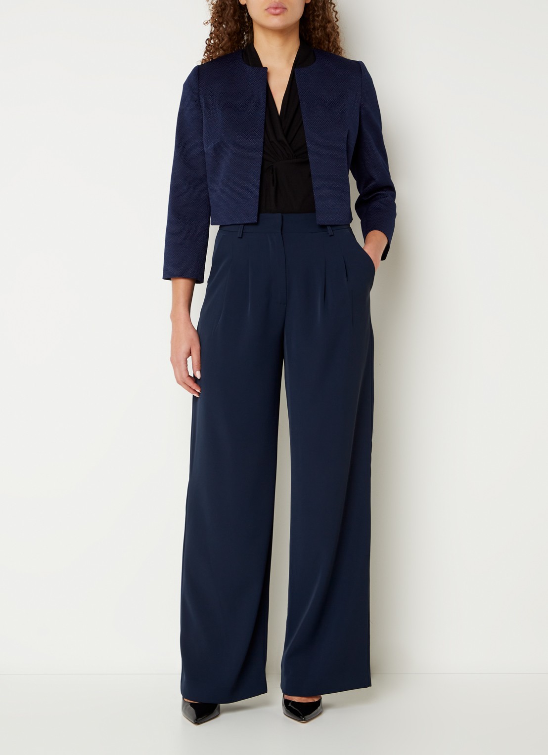 Hobbs Elize bolero met schoudervulling - voorkant 3 donkerblauw
