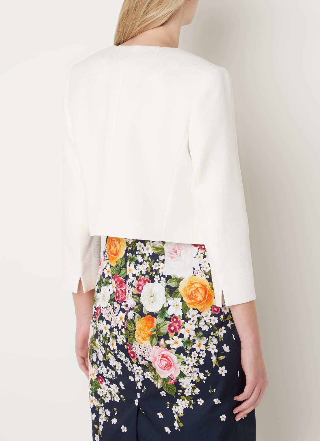 Hobbs Elize cropped blazer met structuur - achterkant ivoor