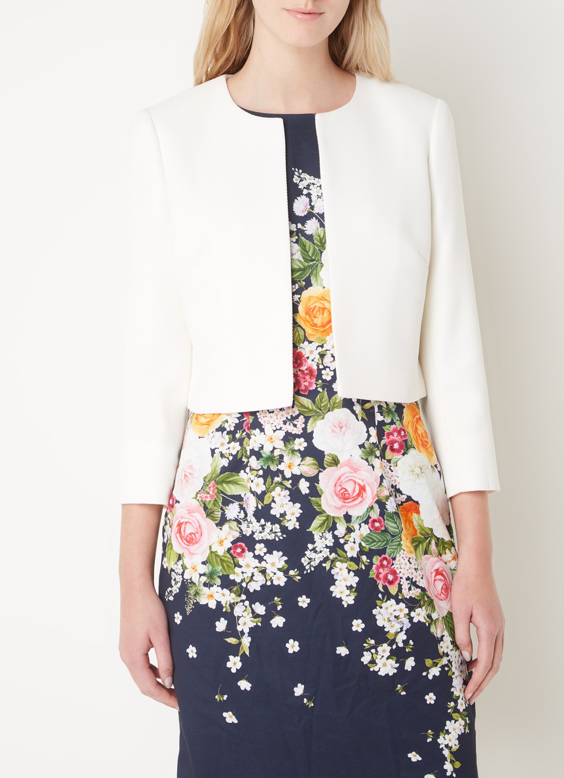 Hobbs Elize cropped blazer met structuur - detail 4 ivoor