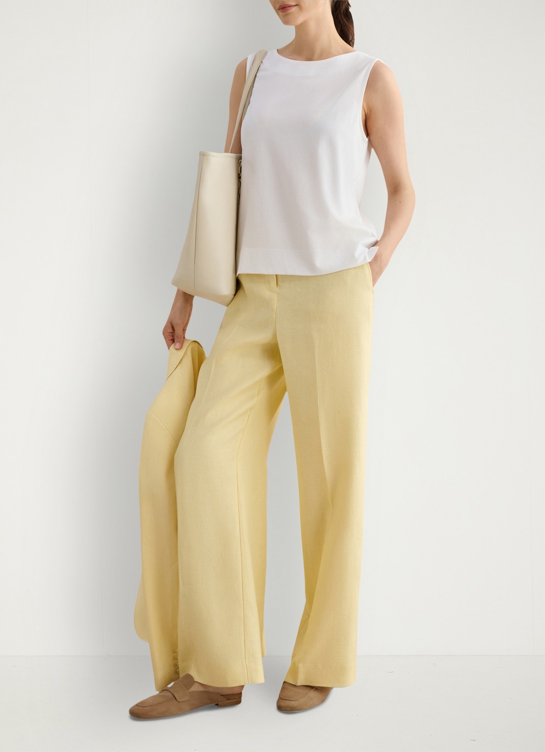 Hobbs Fern tanktop met knoopdetail - voorkant 3 wit