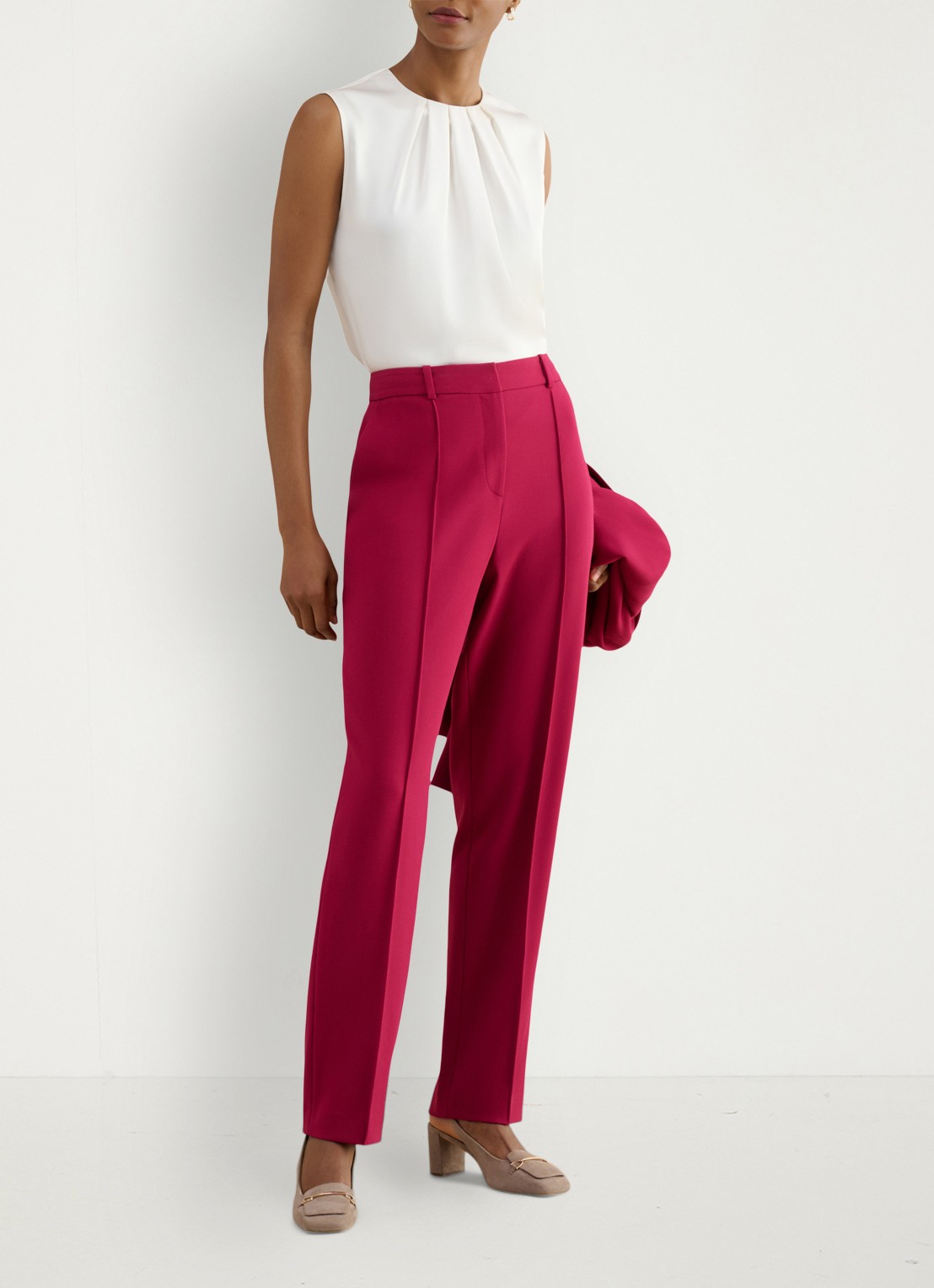 Hobbs Gemma mid waist straight fit pantalon met siernaad - detail 3 cranberryrood