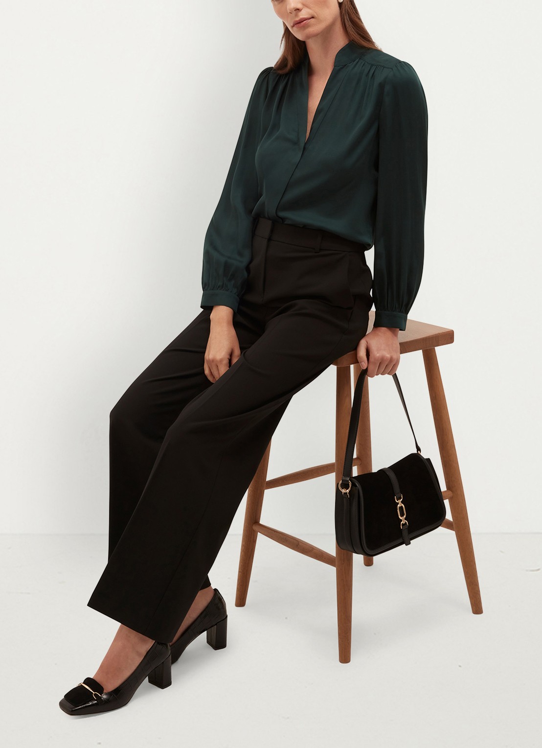 Hobbs Gwen blouse met opstaande kraag - voorkant 2 groen