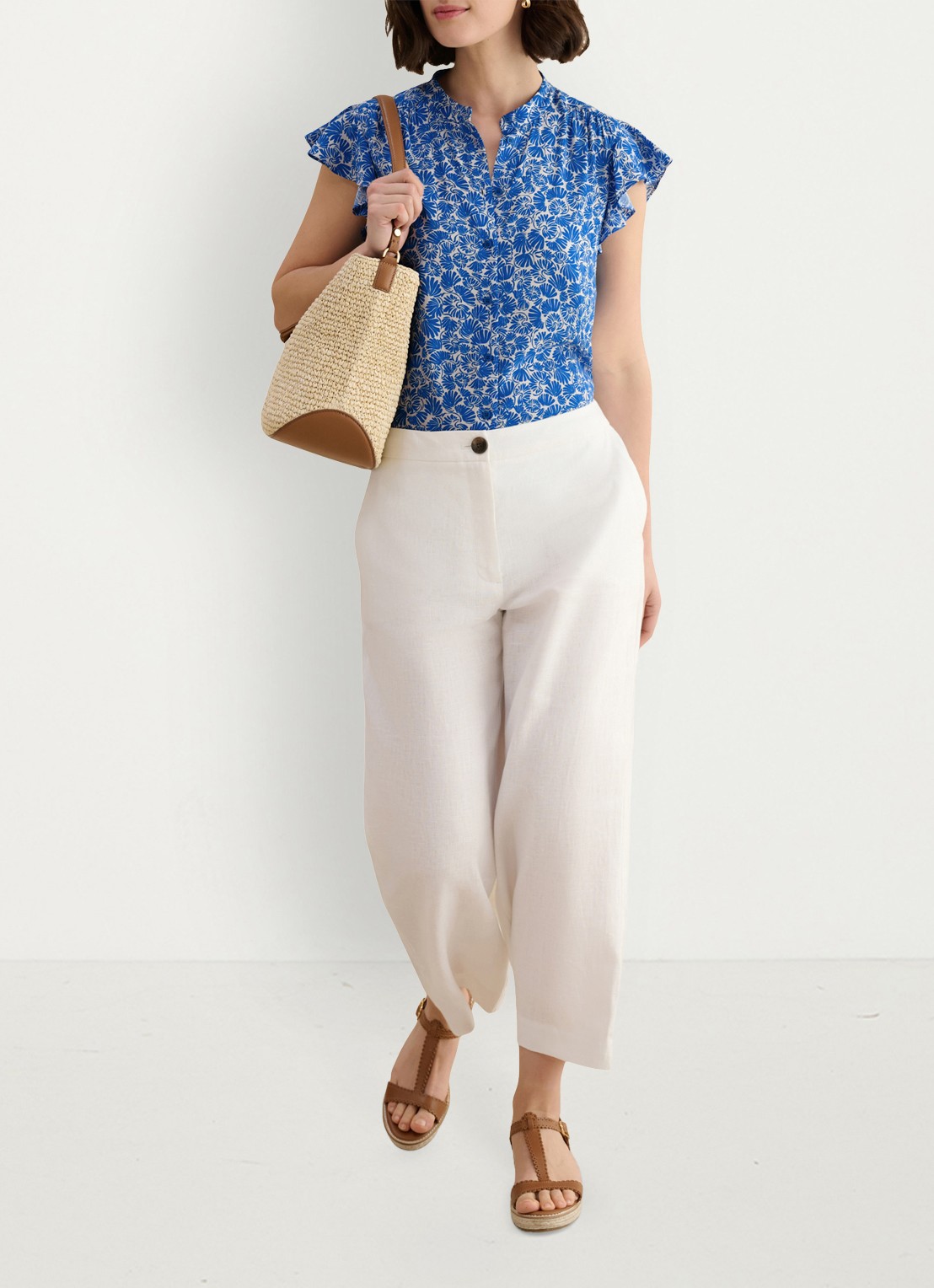 Hobbs Huda blouse met vlindermouw - voorkant 3 blauw