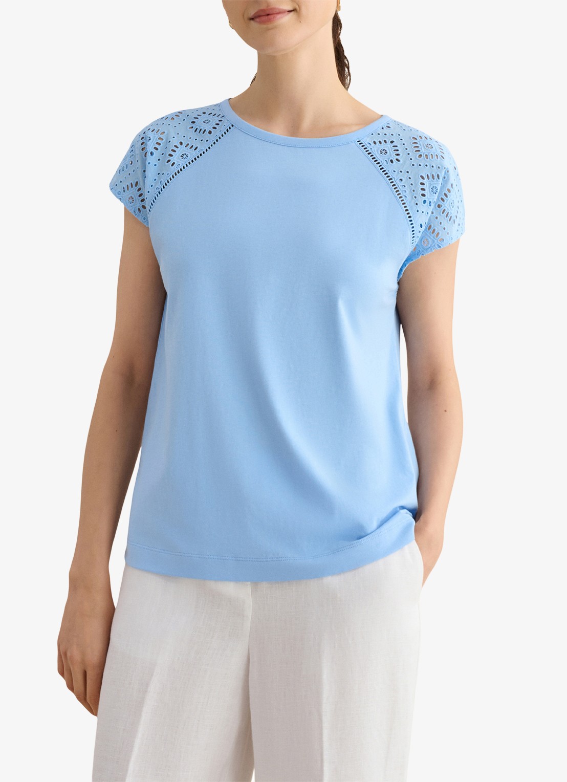 Hobbs Ivana T-shirt met broderie  - detail 2 lichtblauw