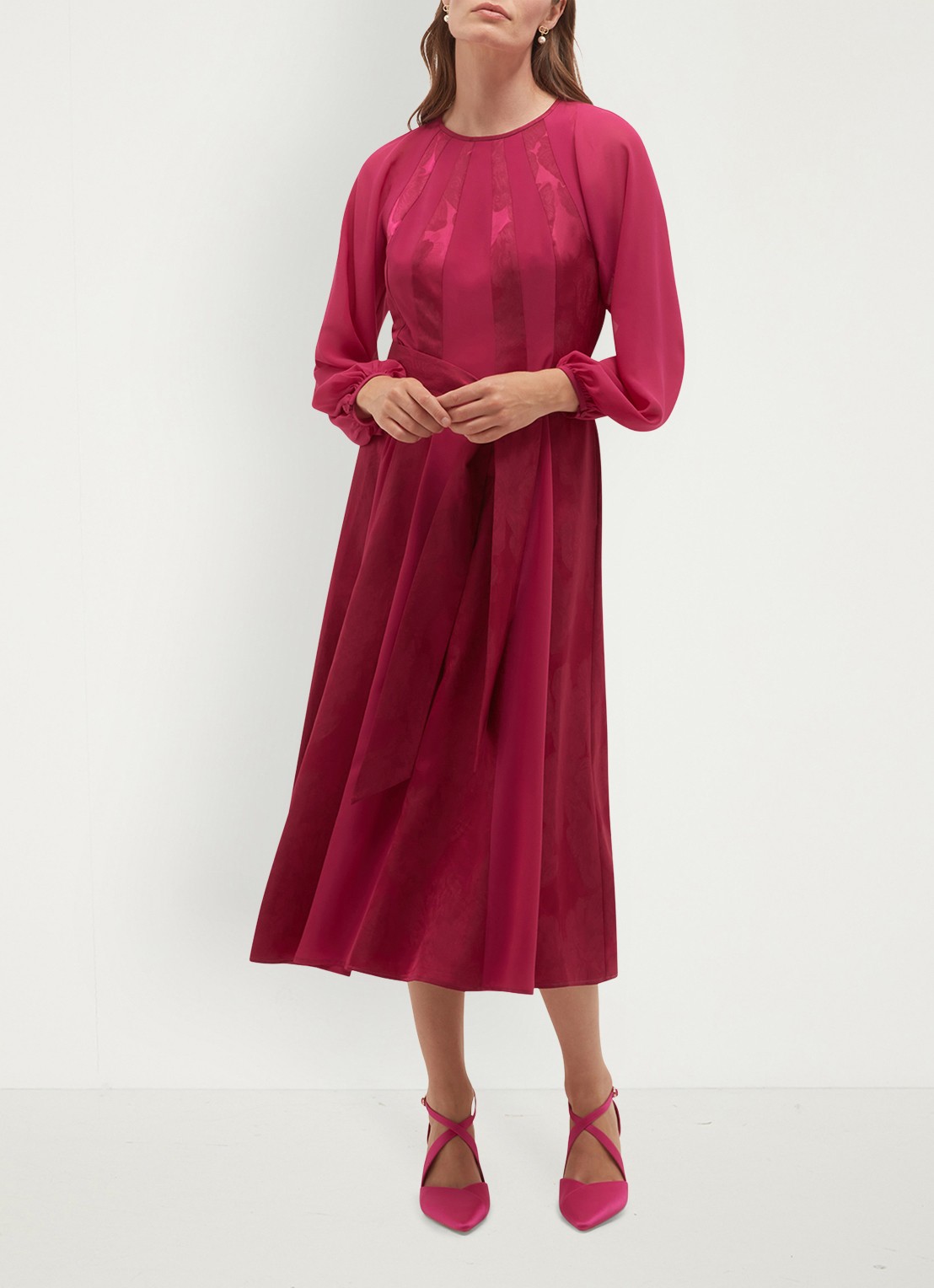 Hobbs Loren midi jurk met strikceintuur - voorkant 6 roze