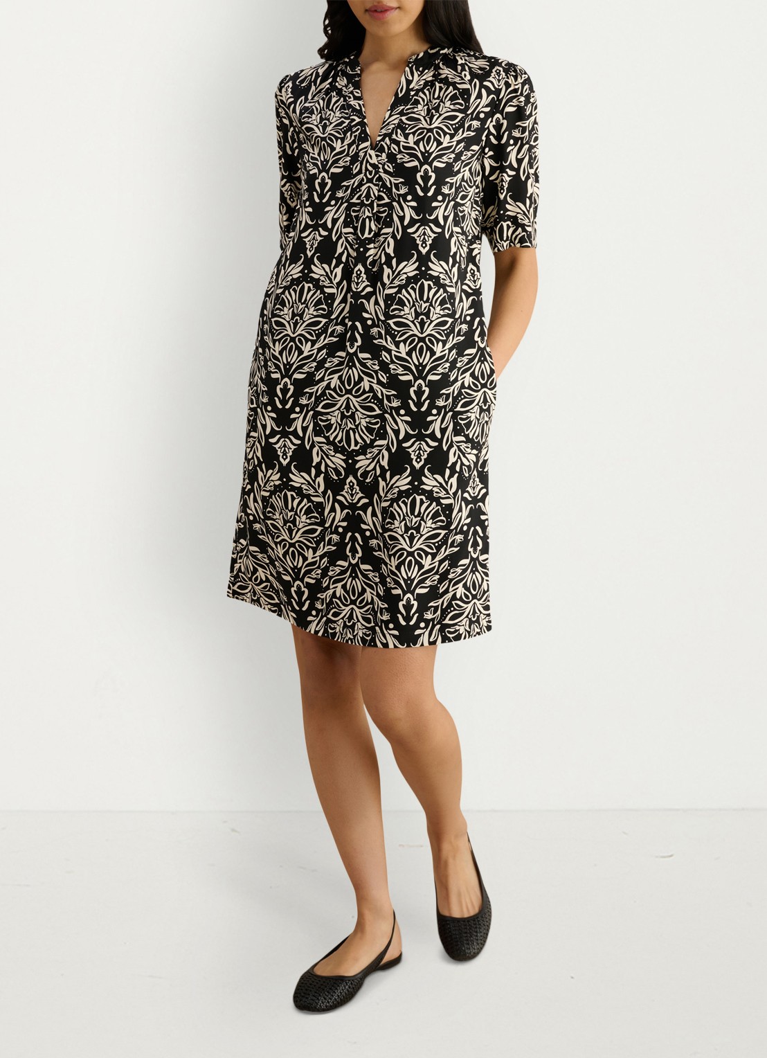 Hobbs Lucille mini tuniekjurk met print  - voorkant 2 zwart