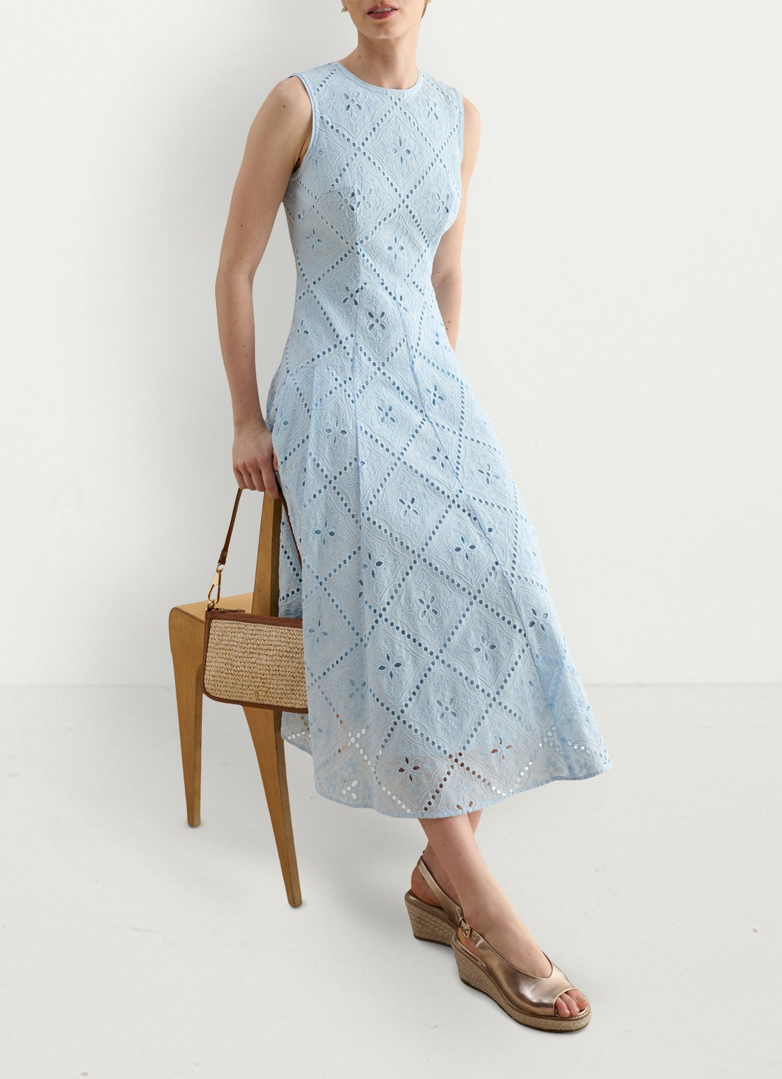 Hobbs Midi jurk met borduring - detail 5 lichtblauw