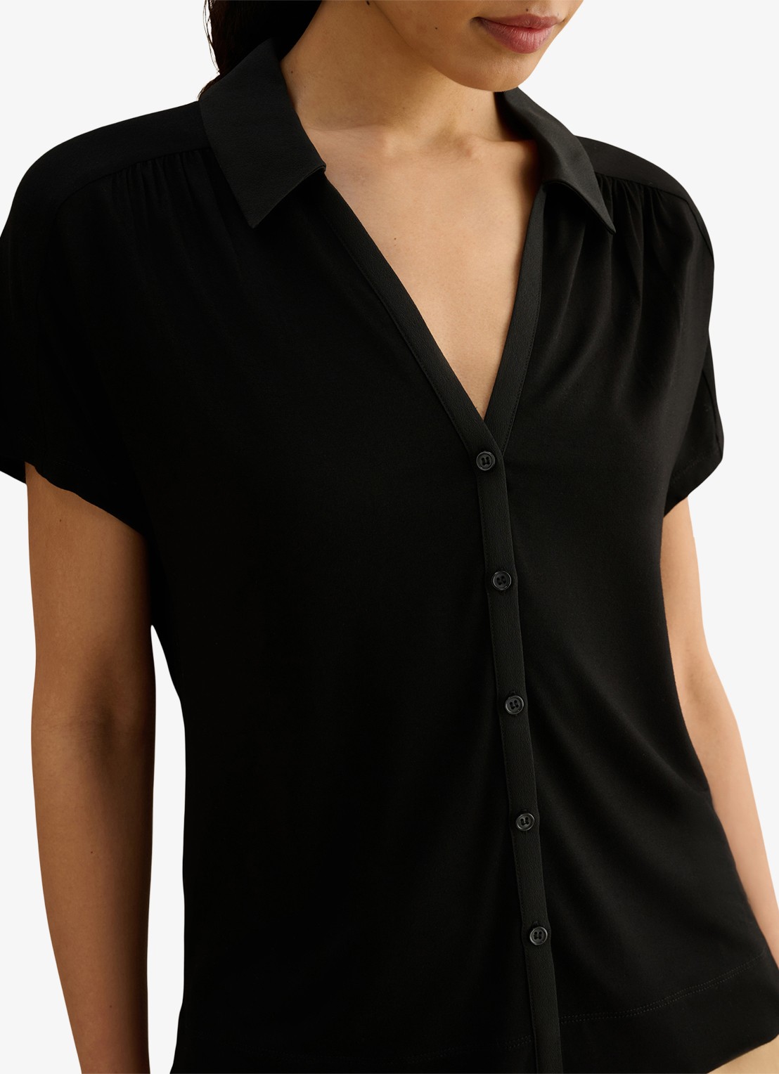 Hobbs Miley blouse met V-hals - detail 5 zwart