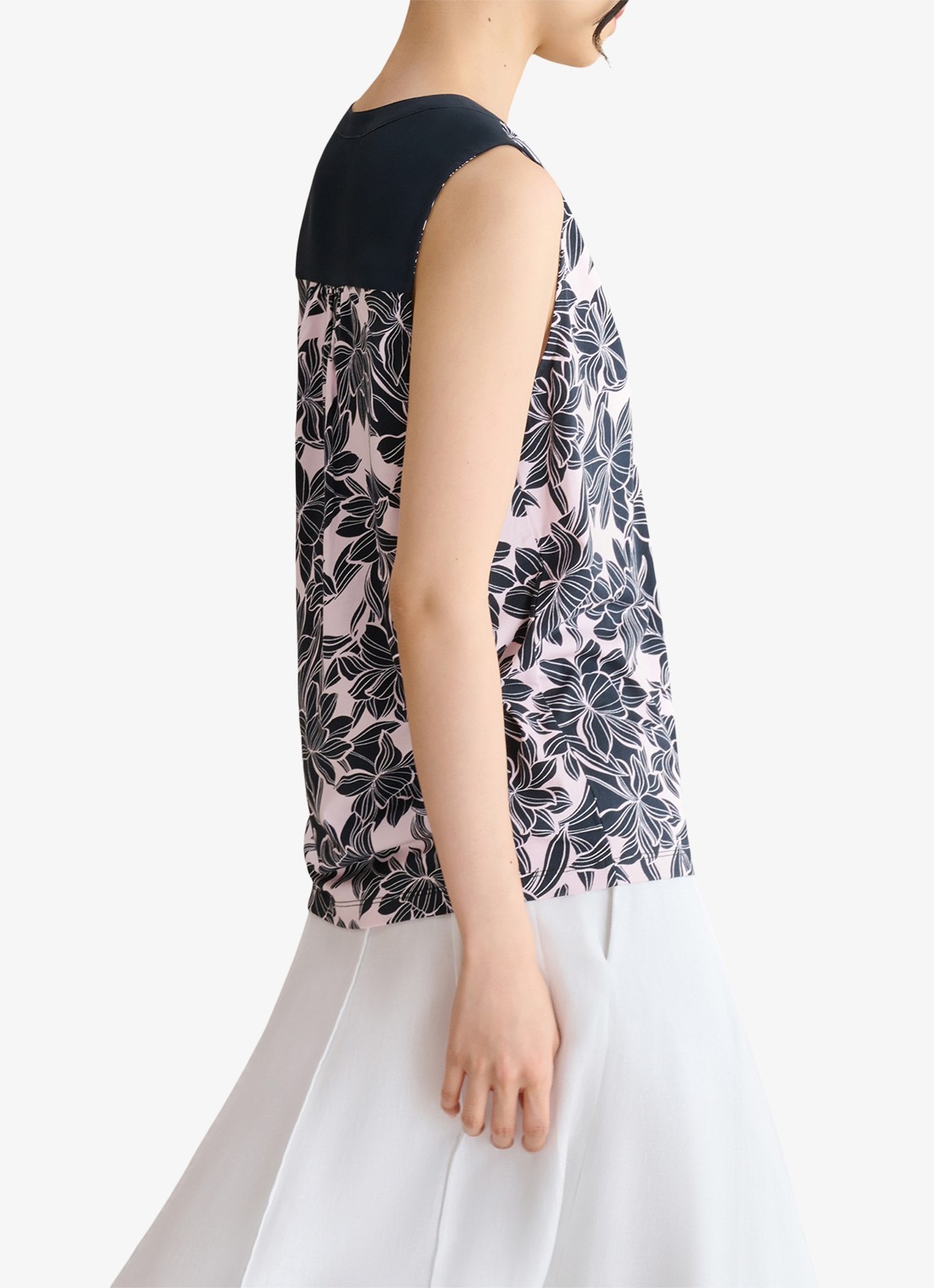 Hobbs Nadine top met bloemenprint - achterkant 5 lichtroze