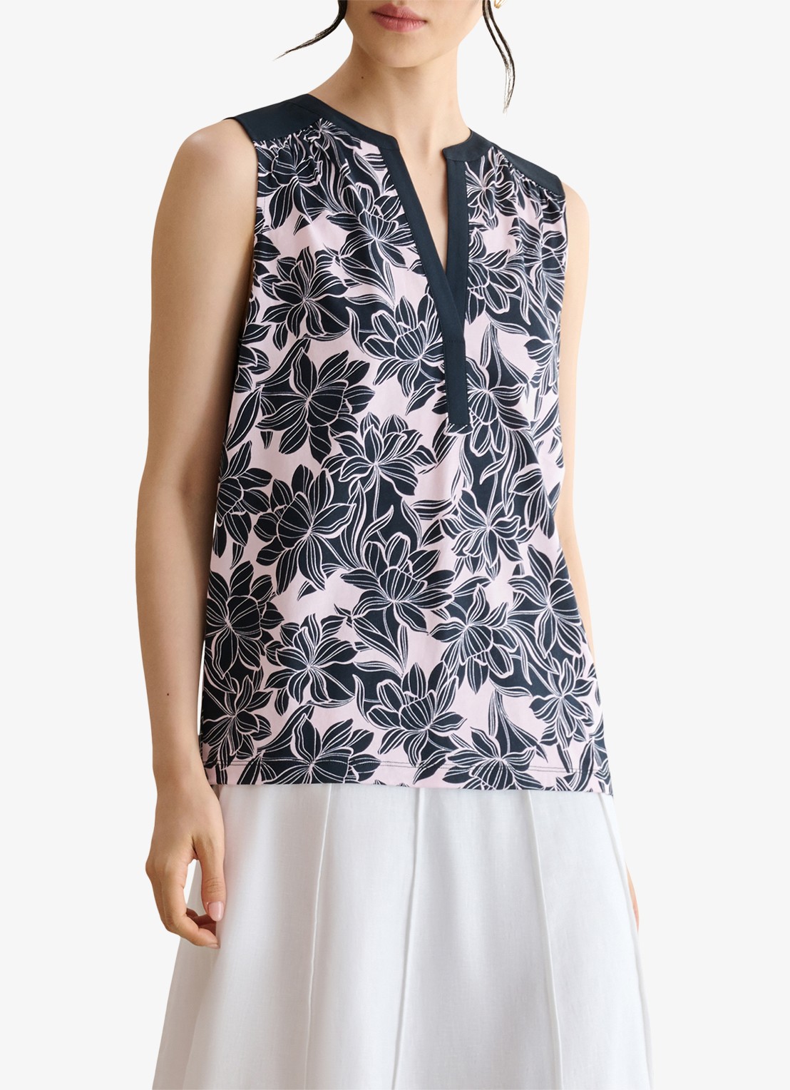 Hobbs Nadine top met bloemenprint - detail 2 lichtroze