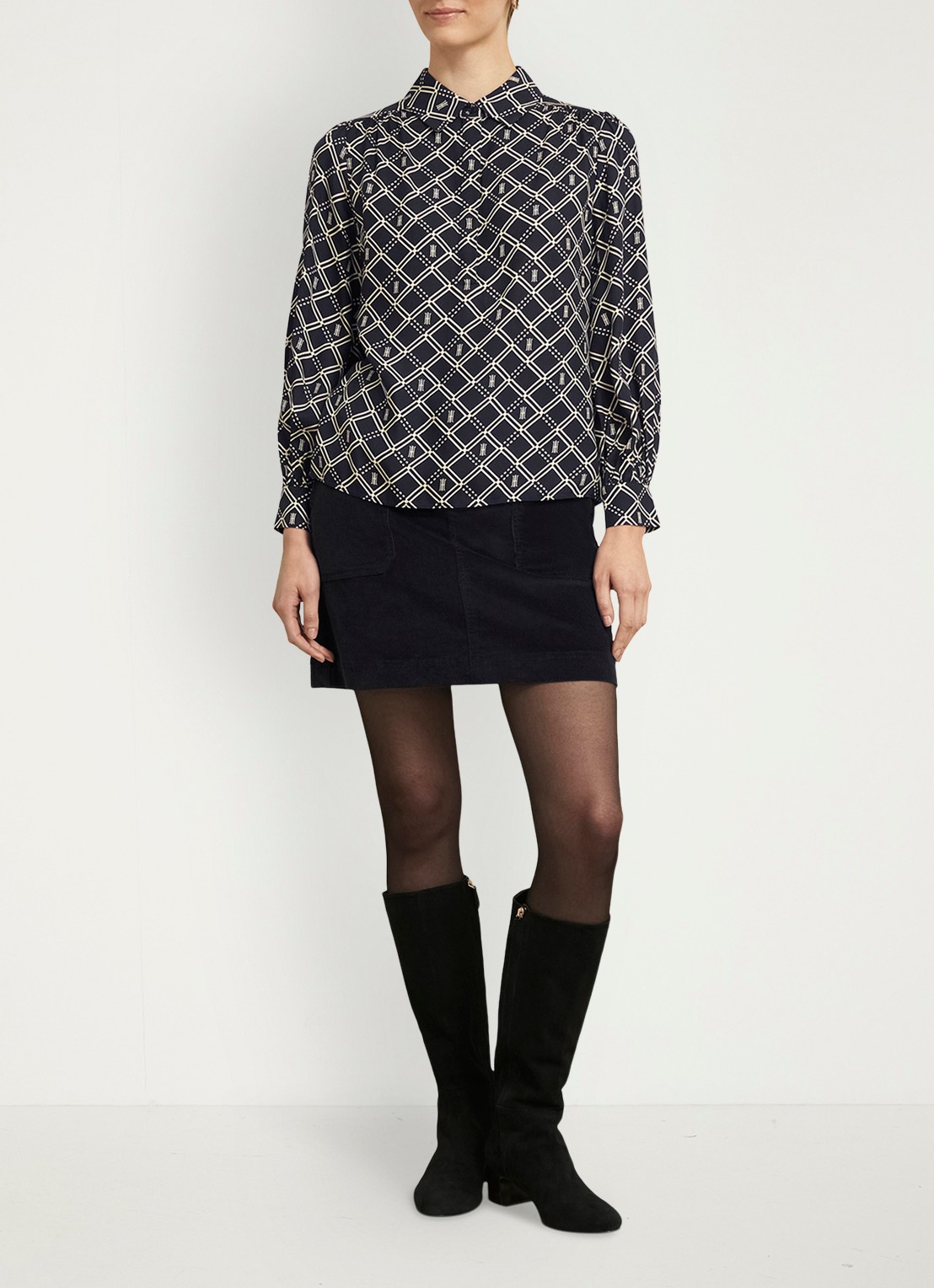 Hobbs Paulina blouse met grafische print  - voorkant 3 donkerblauw
