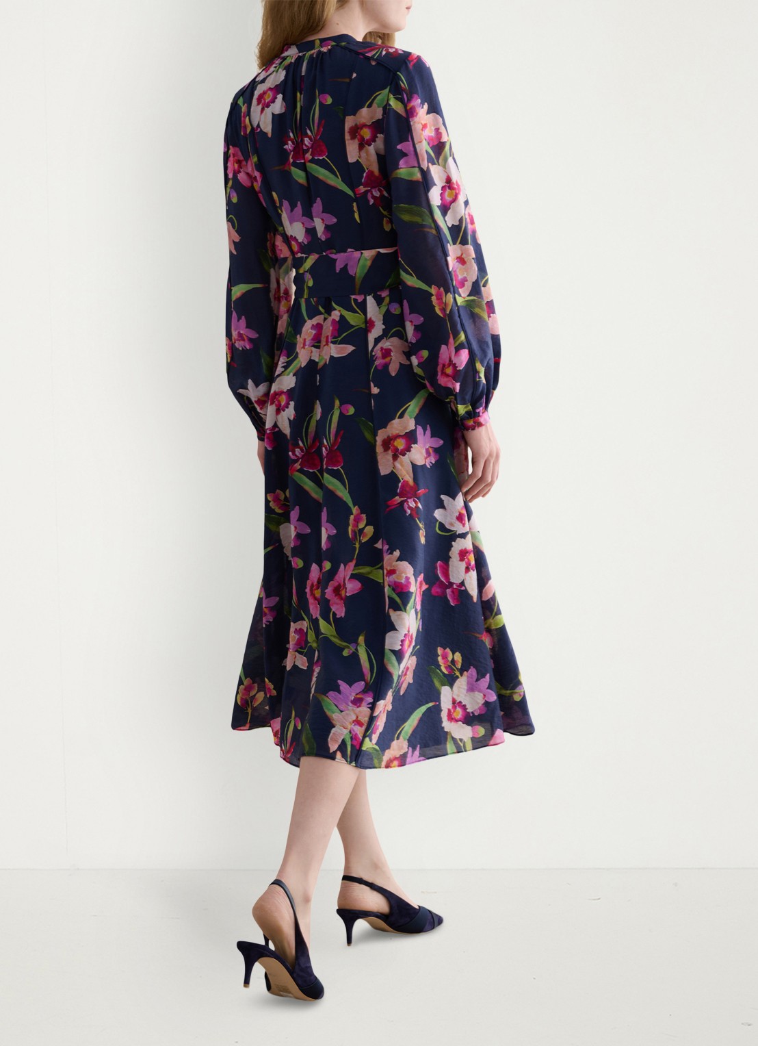 Hobbs Pippa blousejurk met strikceintuur en bloemenprint - achterkant 3 donkerblauw