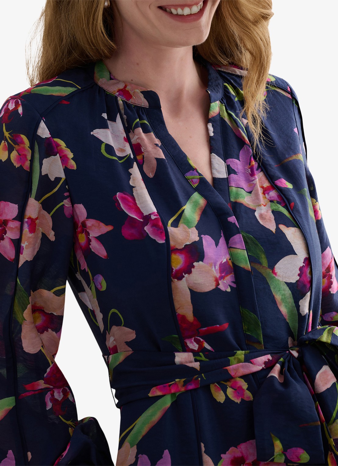 Hobbs Pippa blousejurk met strikceintuur en bloemenprint - detail 4 donkerblauw