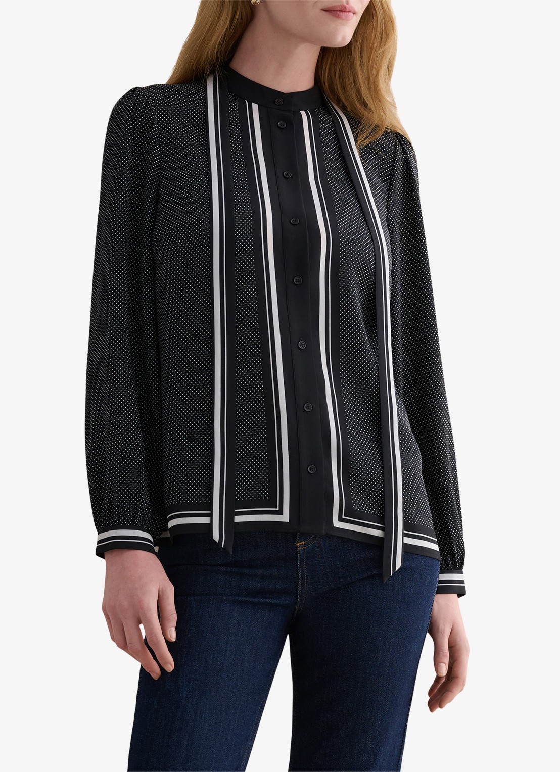 Hobbs Valerie blouse met stippenprint en sjaalkraag - detail 3 donkerblauw