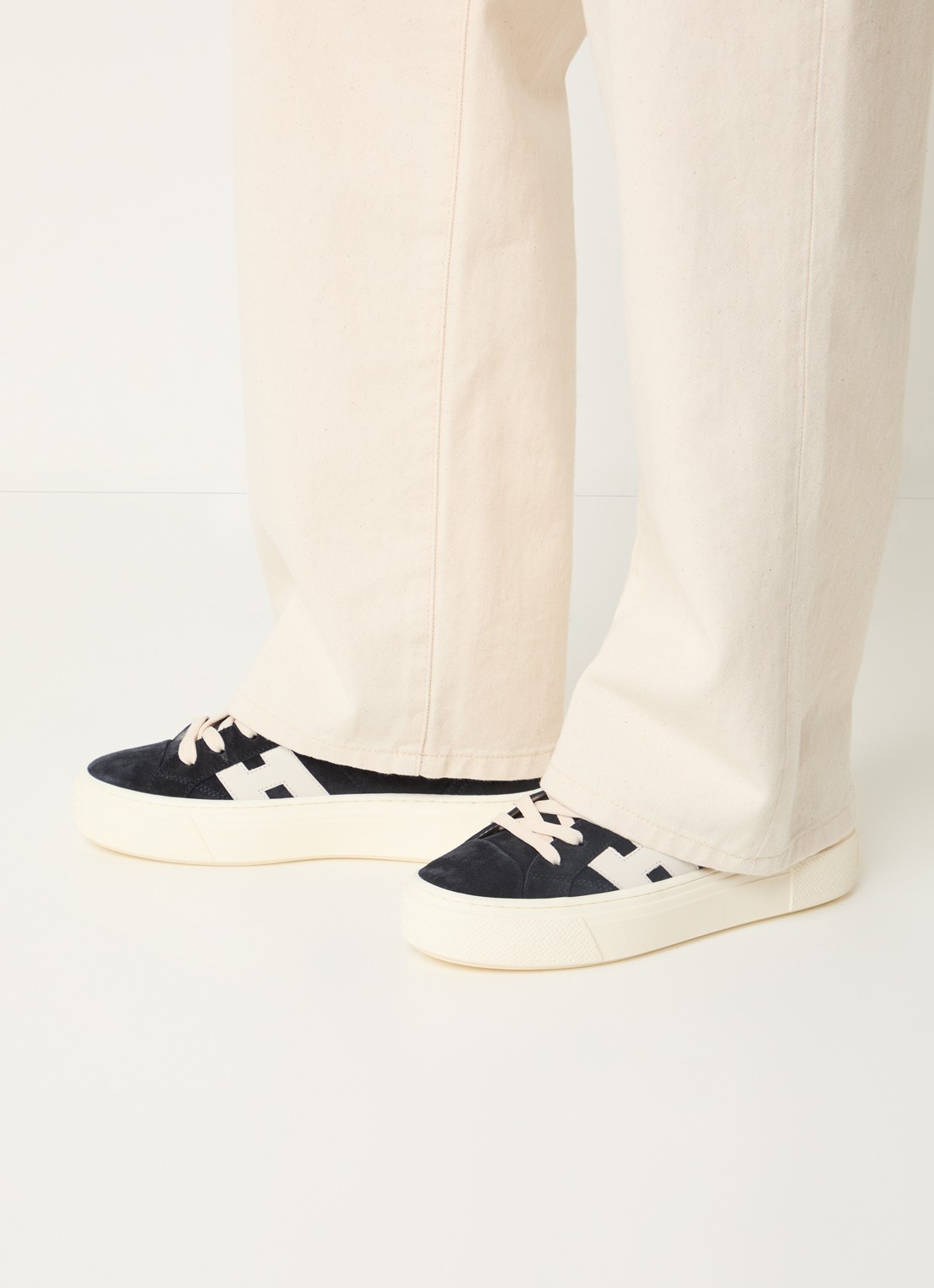 Hogan Crosswind sneaker van suède - voorkant 3 donkerblauw