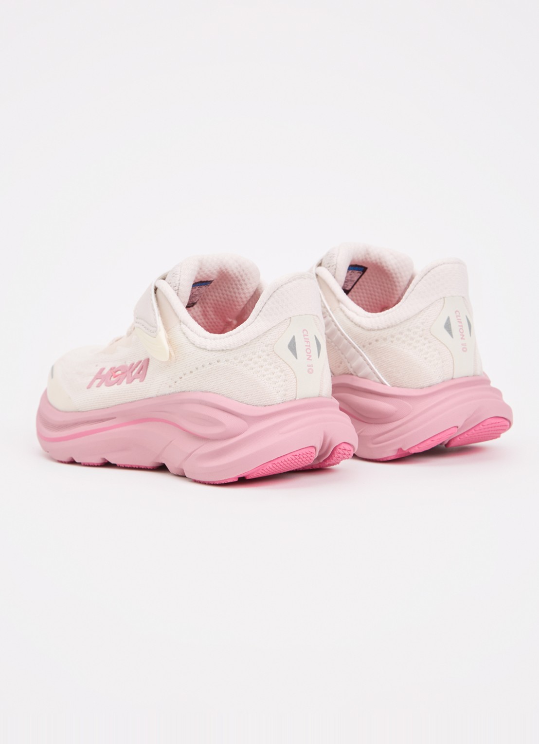 HOKA Clifton 10 hardloopschoen met gebreid bovenwerk en logo - achterkant 4 roze