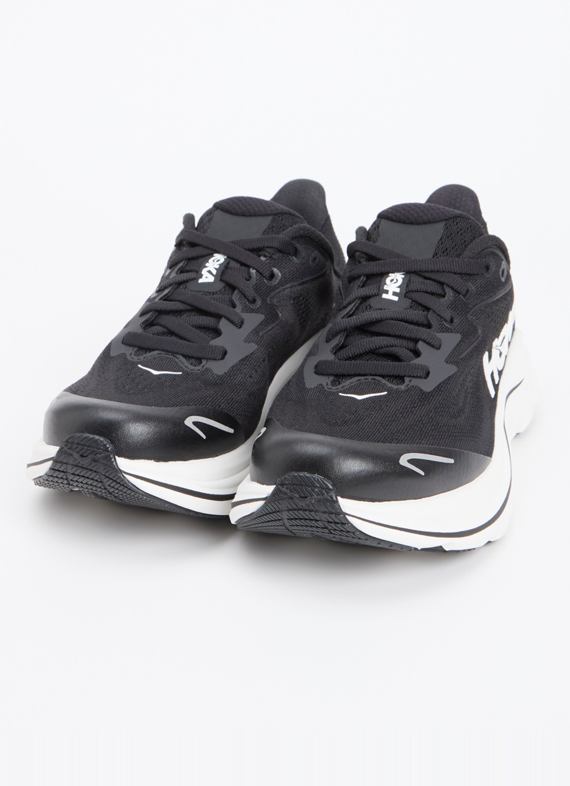 HOKA Clifton 10 hardloopschoen met gebreid bovenwerk en logo - voorkant 3 zwart