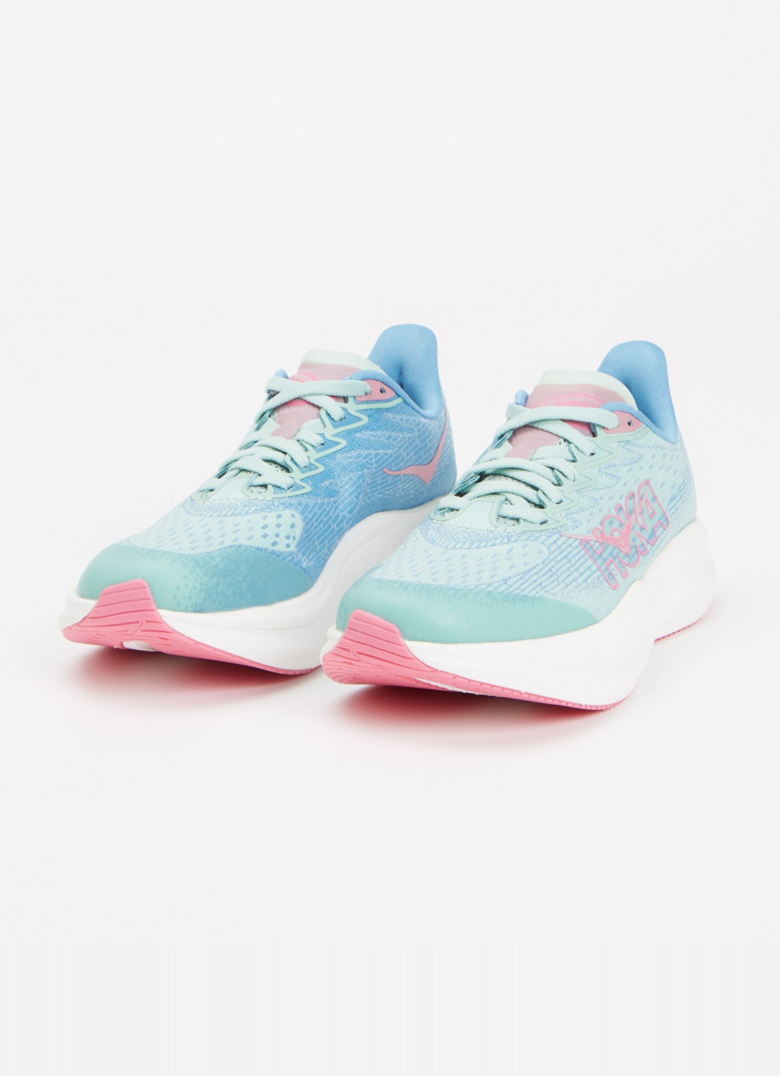HOKA Mach 6 hardloopschoen met mesh details - voorkant 2 mint