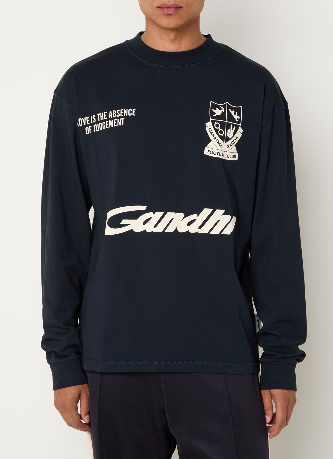 Hopeium Ghandi longsleeve met front- en backprint - achterkant 4 donkerblauw