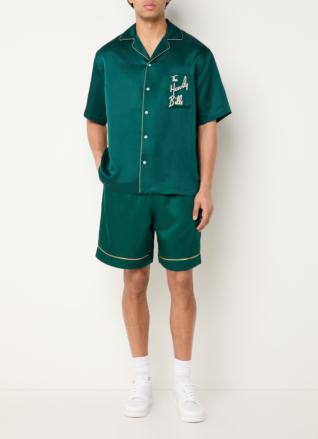 Hopeium Loose fit korte broek van zijde - voorkant 3 groen