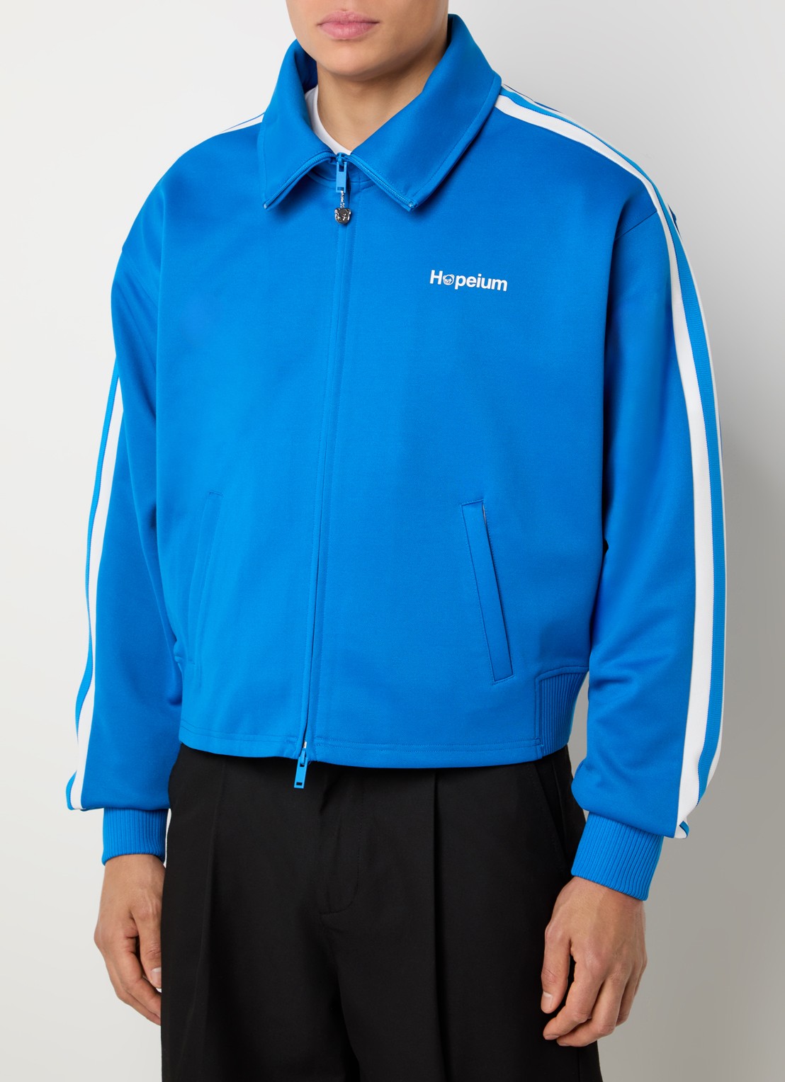 Hopeium Trackvest met ritszakken en logo - detail 4 blauw