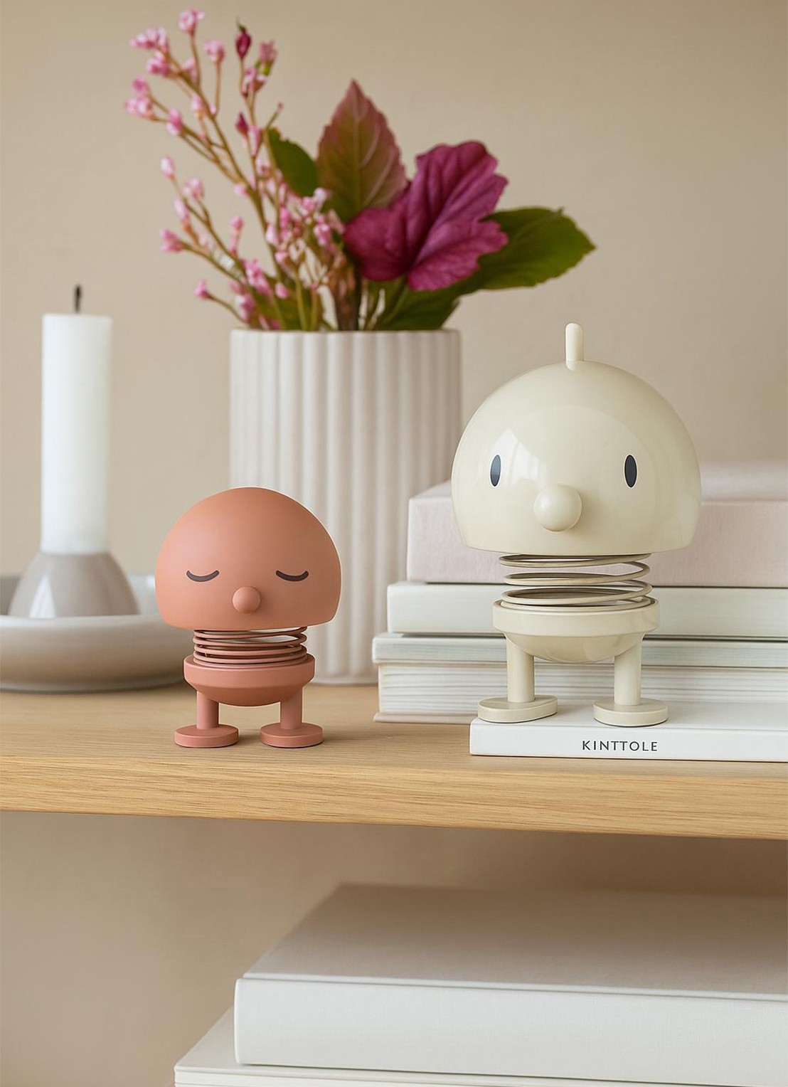 Hoptimist Bumble L ornament 15 cm  - voorkant 5 beige