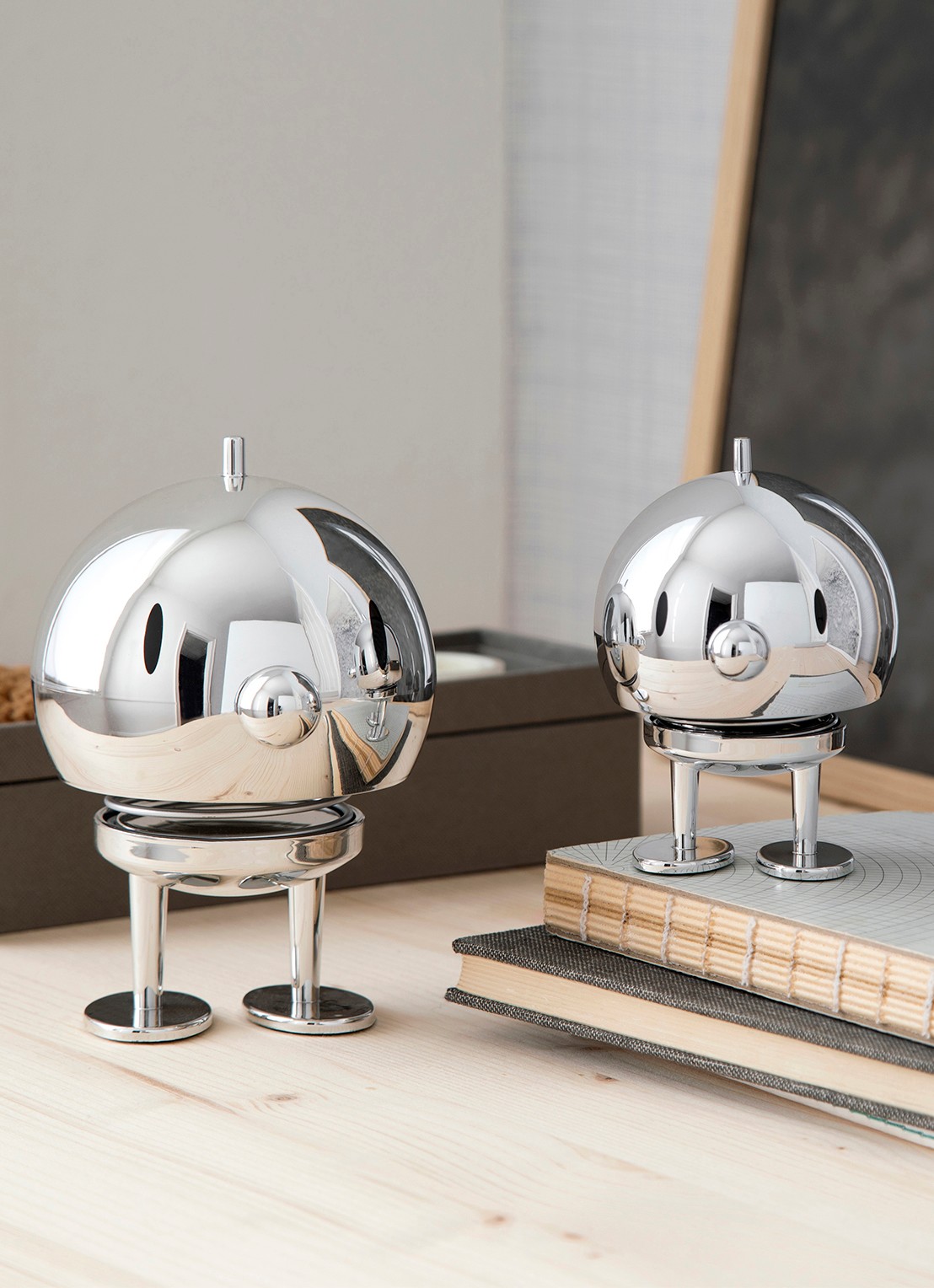 Hoptimist Bumble M ornament 9,5 cm - voorkant 2 metallic