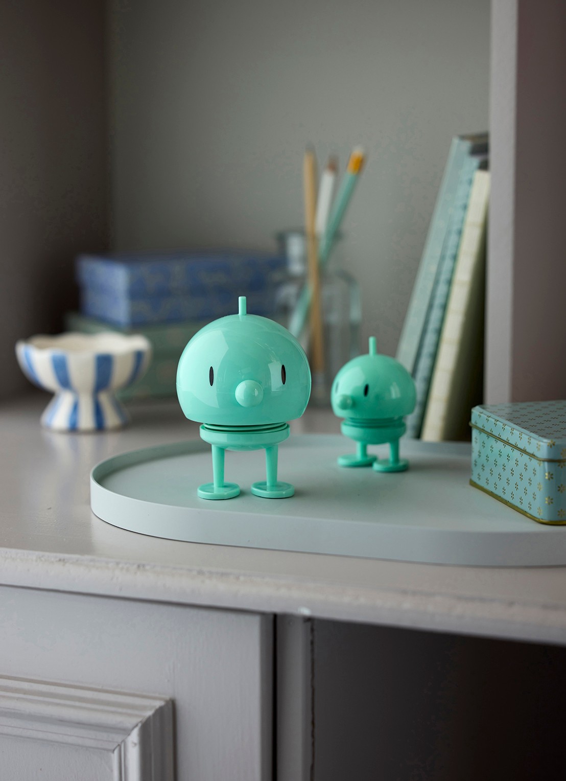 Hoptimist Bumble M ornament 9,5 cm - voorkant 2 mint